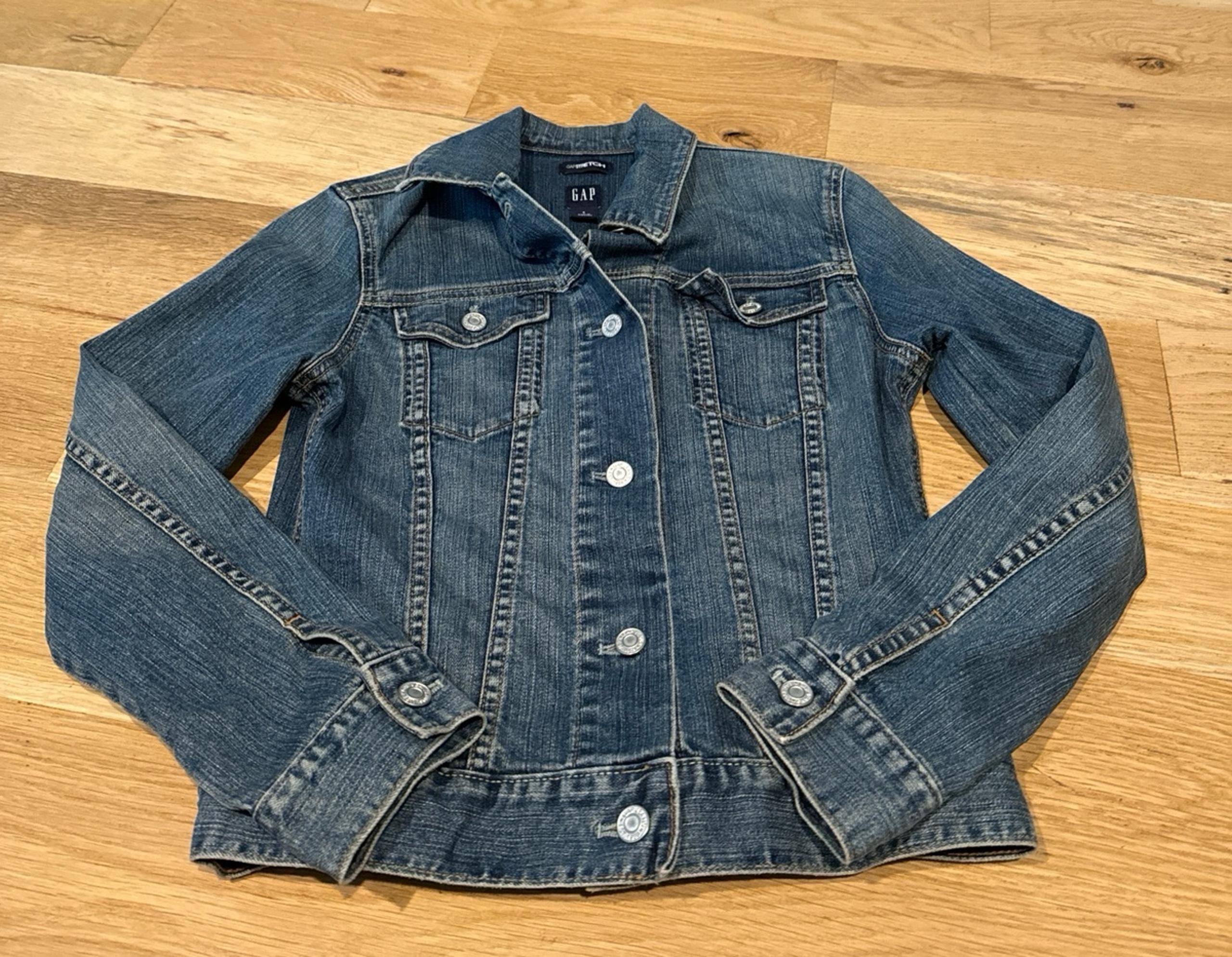 Womans Gap Jean Jacket Small