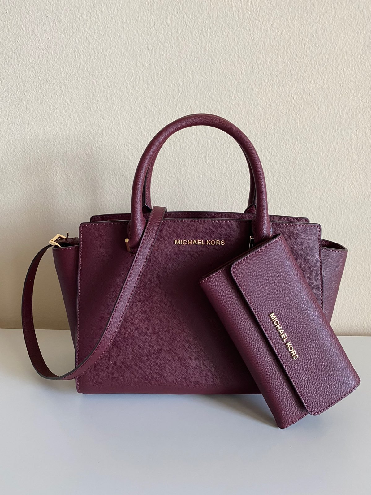 Michael kors purse and wallet set
