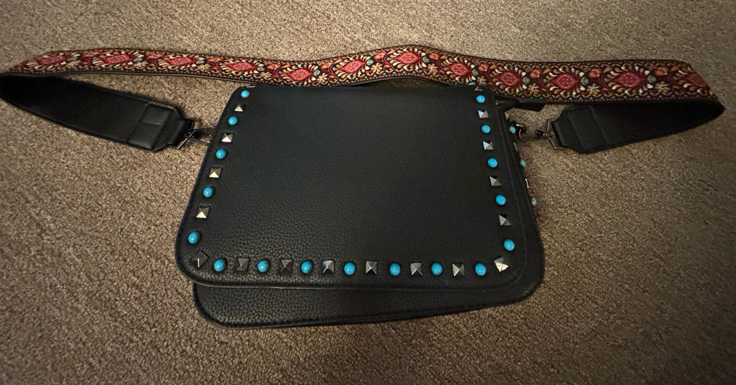 Urban Expressions shoulder bag