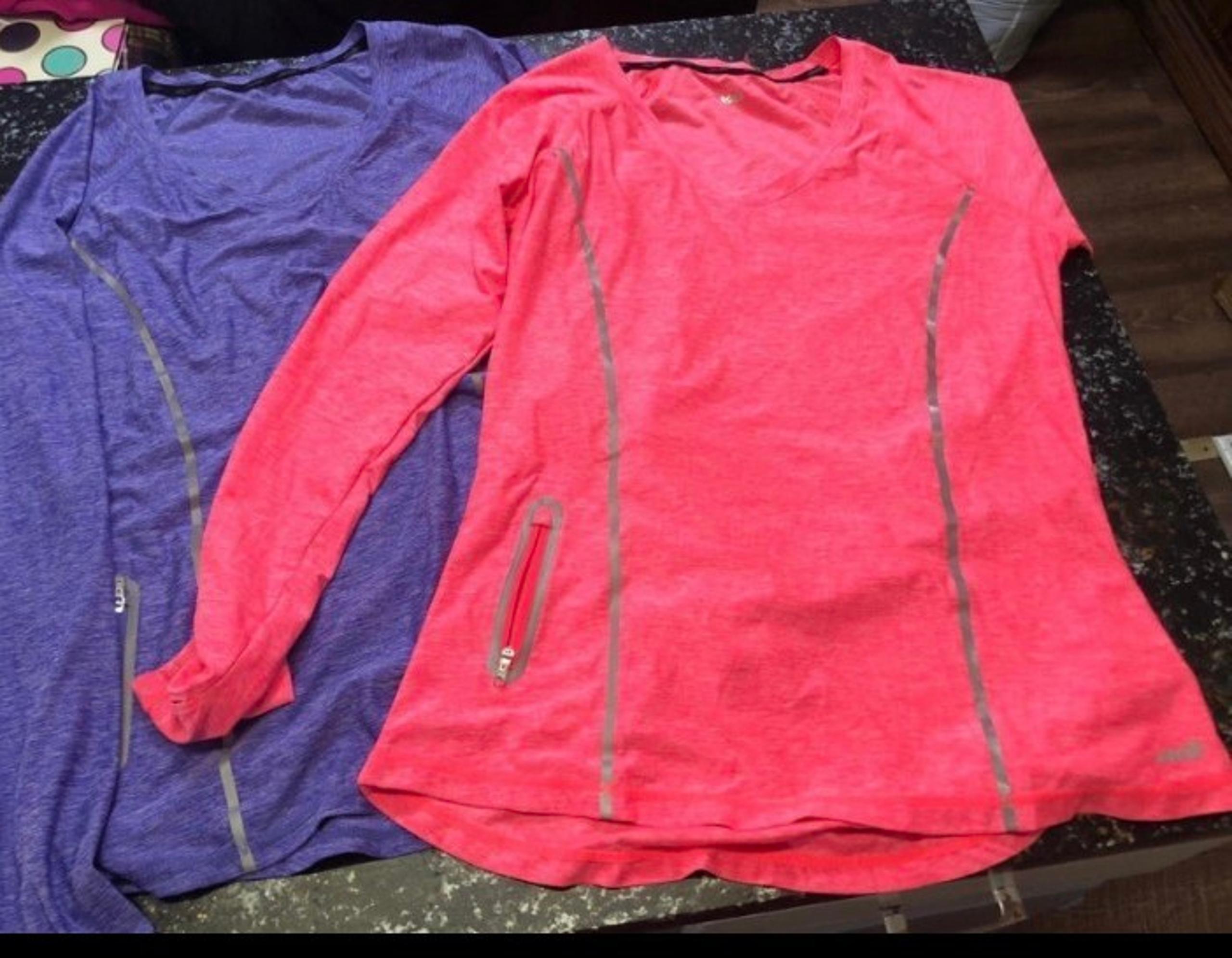Women's AVIA long sleeve v-neck workout tops (2)