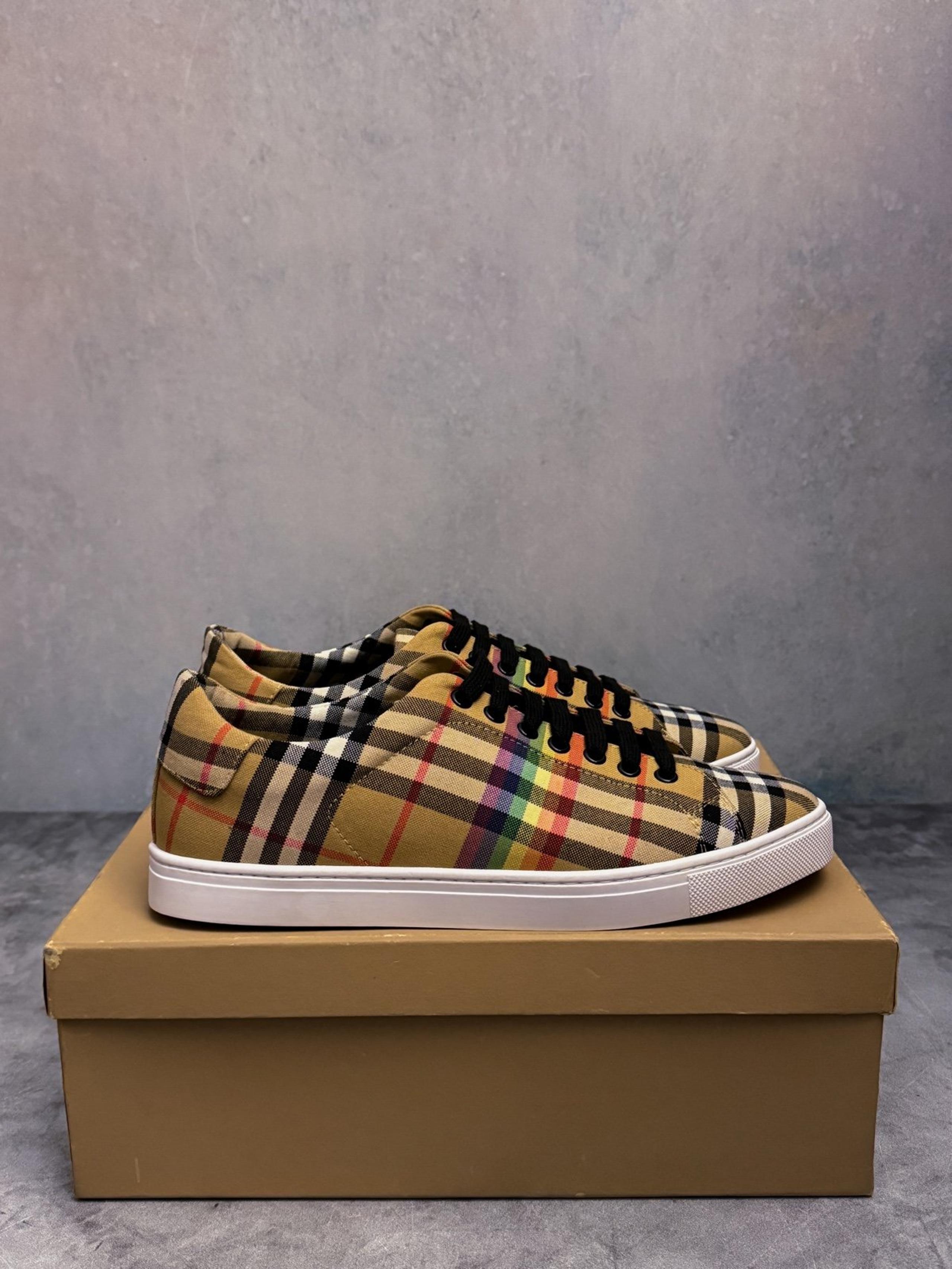 Burberry Rainbow Beige Check Vintage Low Top Sneakers US9 EU42