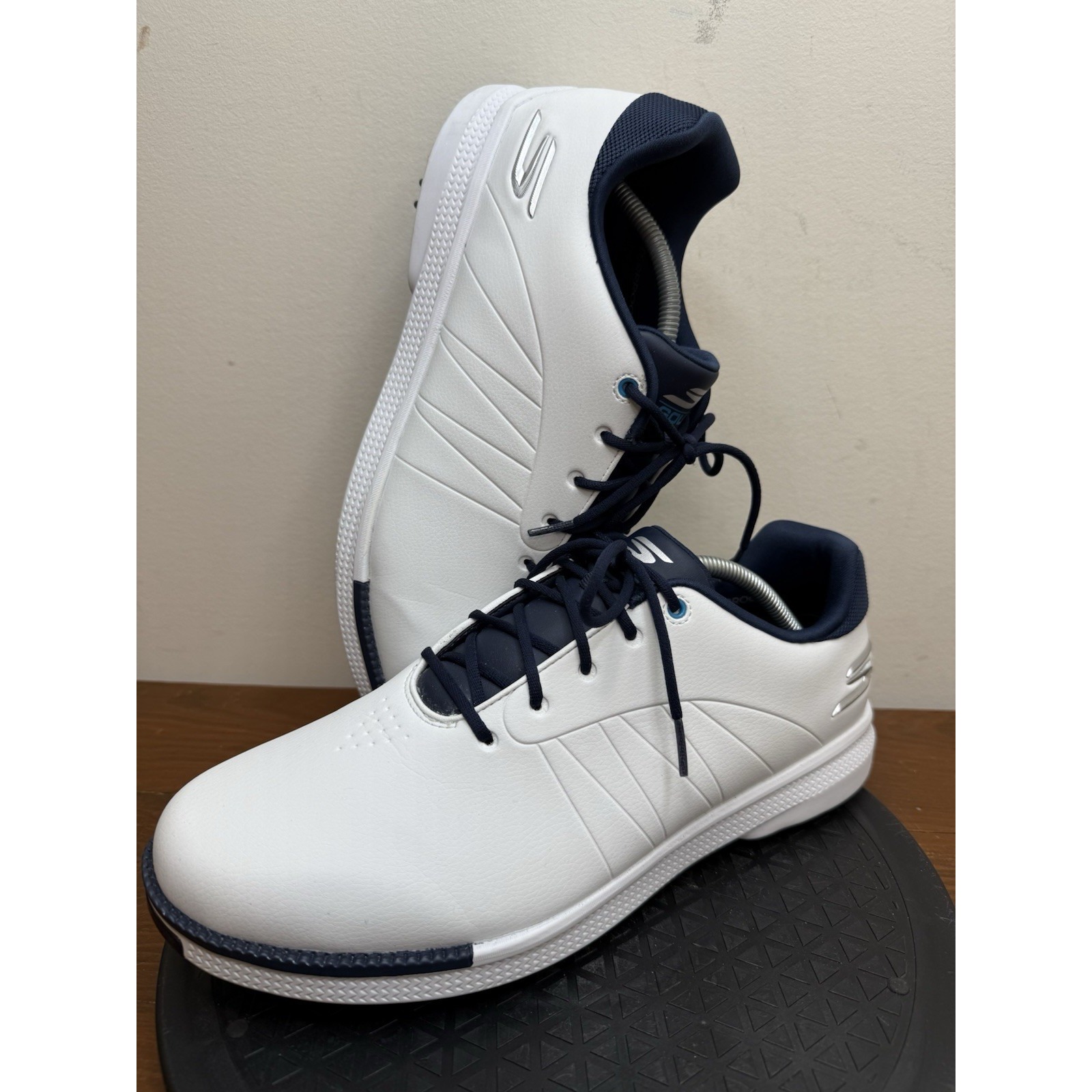 Skechers Go Golf Tempo GF White Navy Blue Golf Spikes Cleats 214099-WNVB 10.5