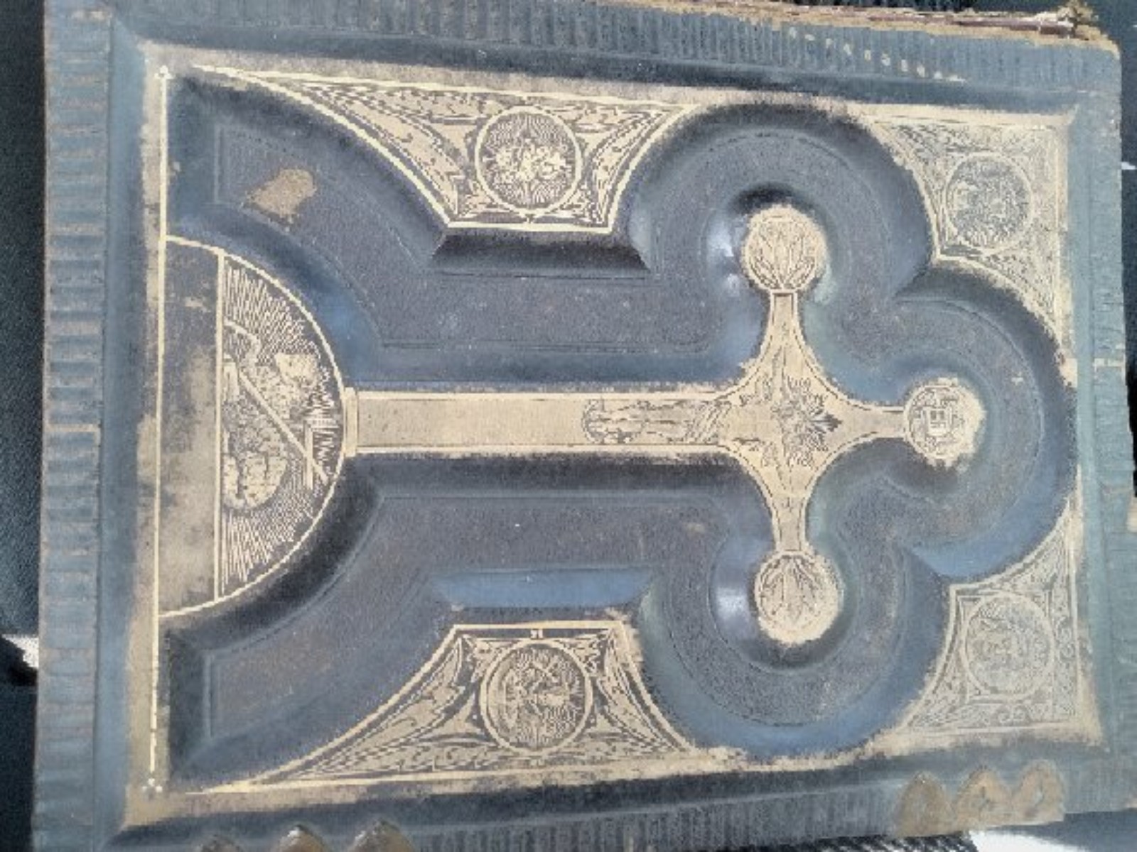 1860 VICTORIAN ERA ANTIQUE FAMILY HOLY BIBLE NEW YORK PUBLISHED D.J SADLIER&Co