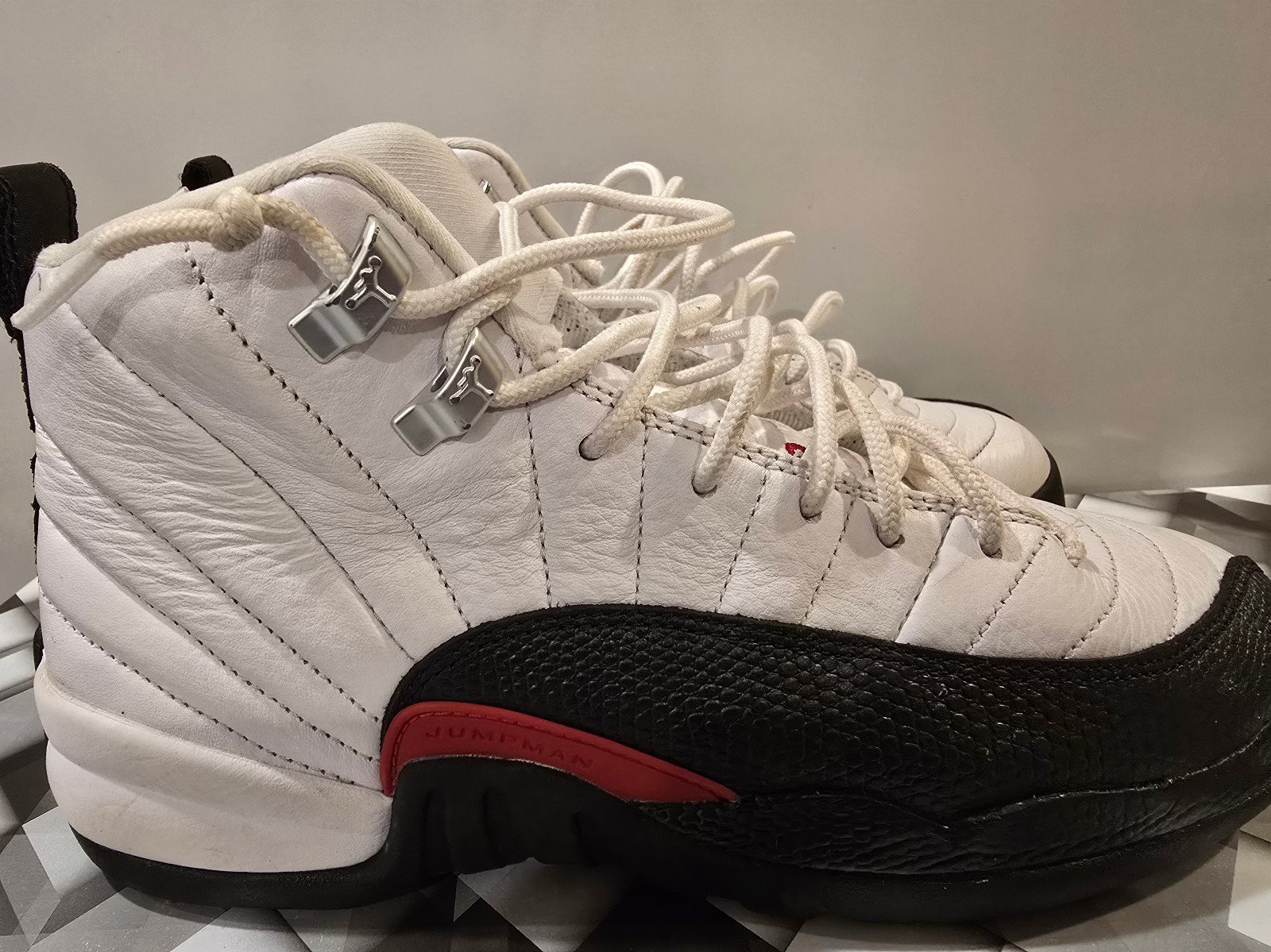 Nike Air Jordan 12 Retro Taxi Flip White Red Black kids size 6.5