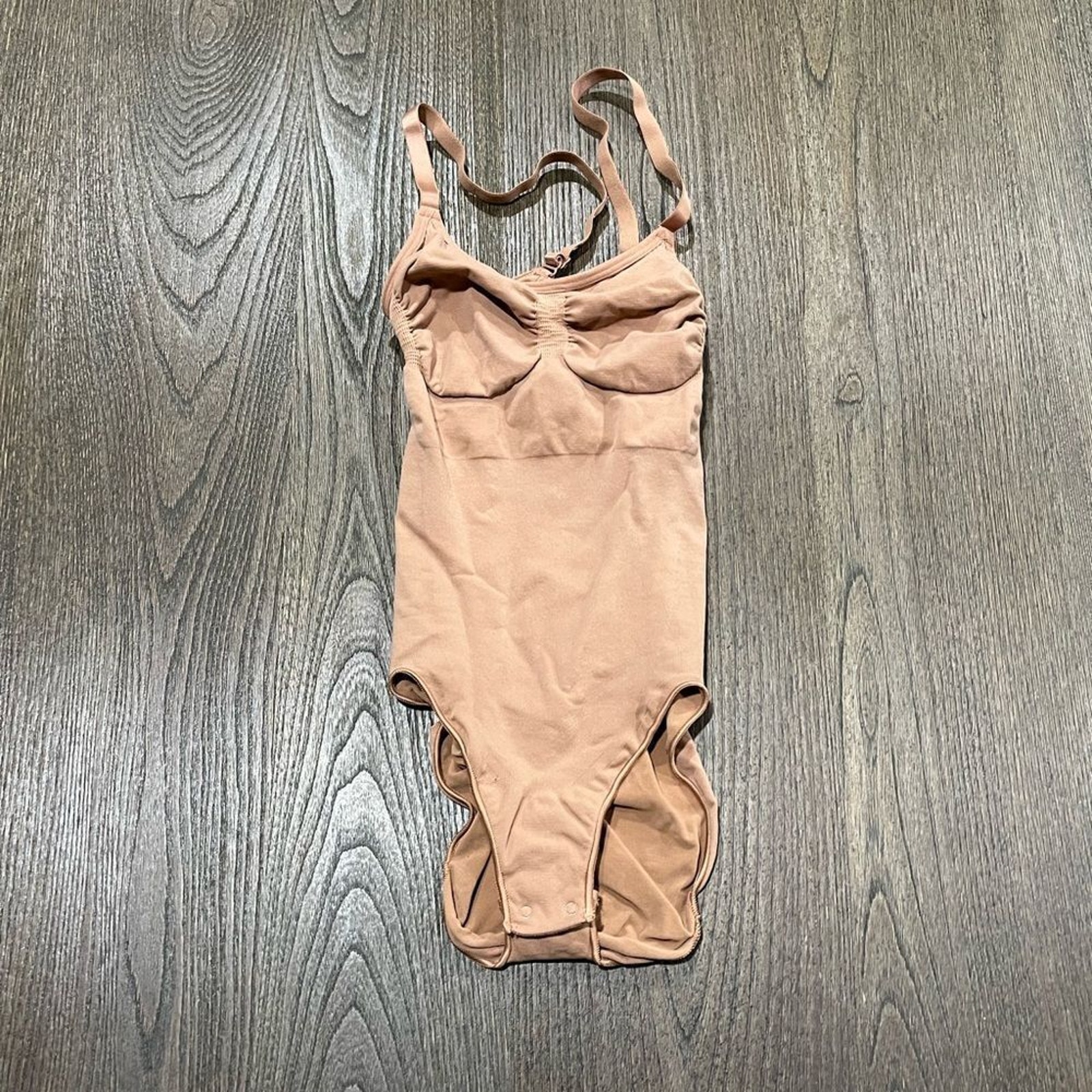 NWOT Skims Sculpting Bodysuit - Size S/M