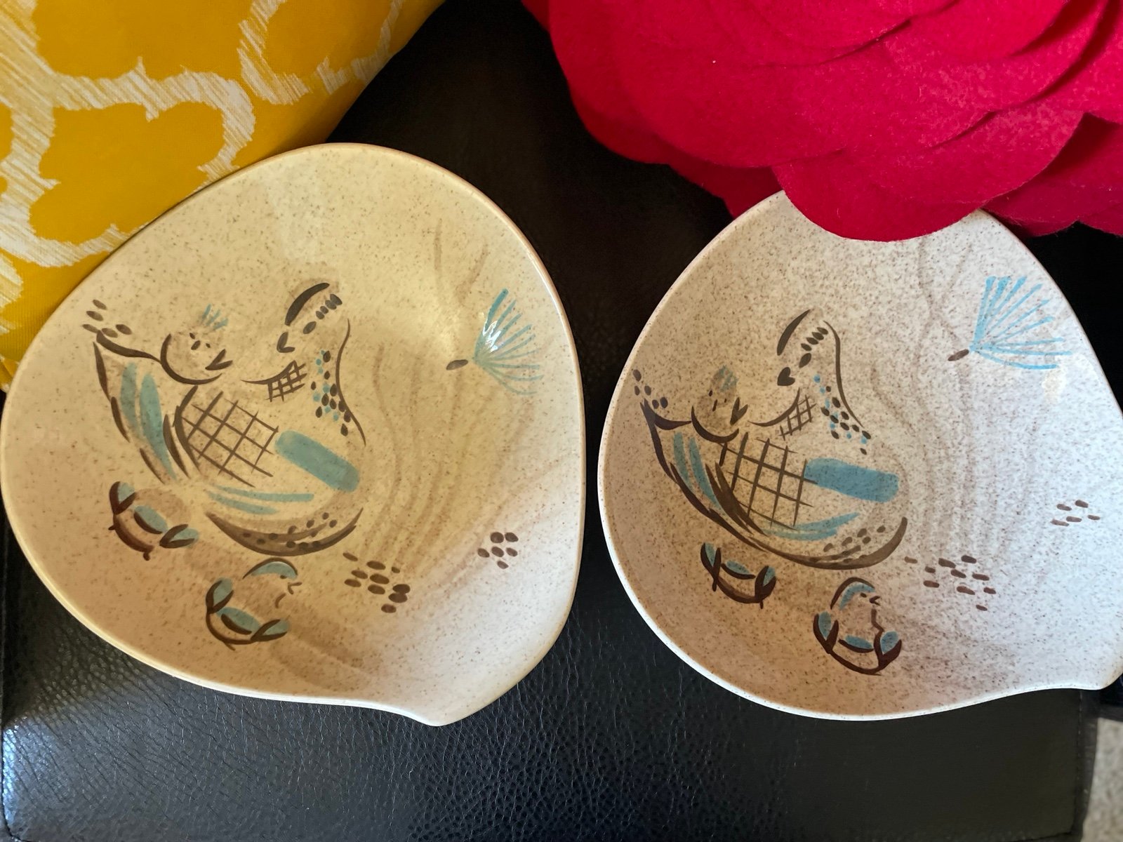 Vtg. RED WING Bob White Quail Mother &Chicks OVAL SERVING BOWL 9 x 9 Platter EUC