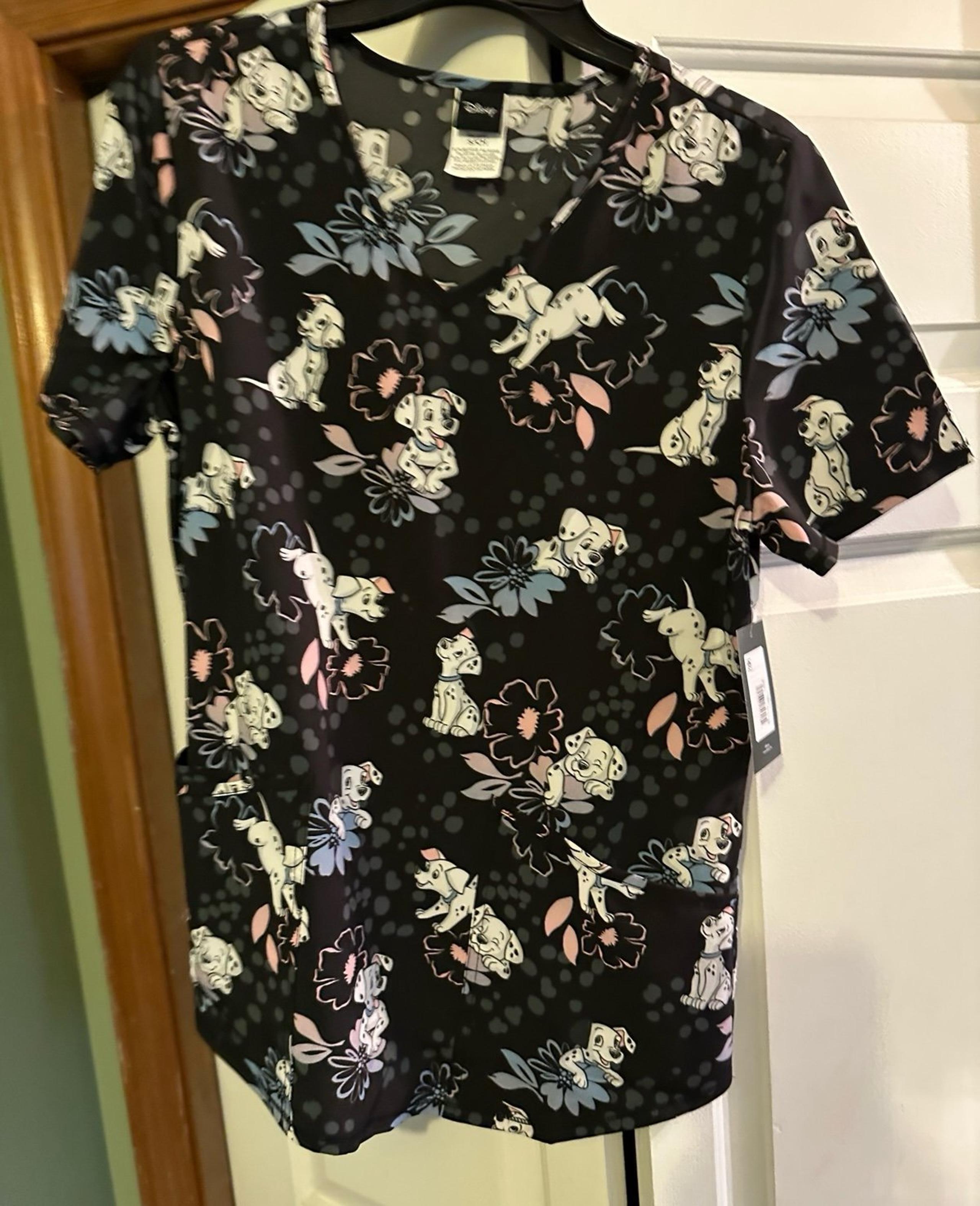 Disney 101 Dalmatians Spot the Puppy Women’s Scrub Top NWT Size Small