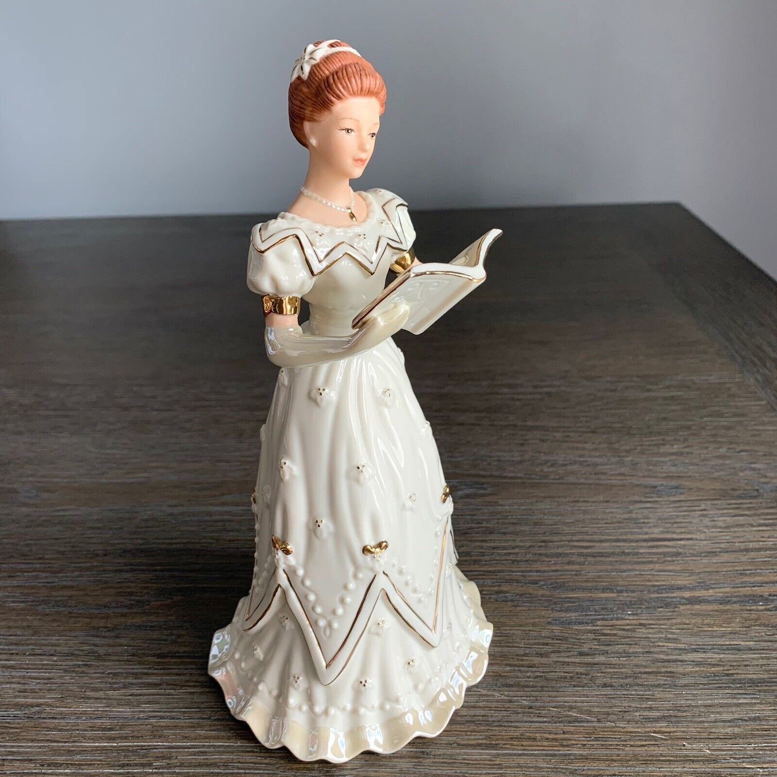 Lenox - A Christmas Carol - 2002 Ivory Classic Figurine Limited Edition 9"x4.5"