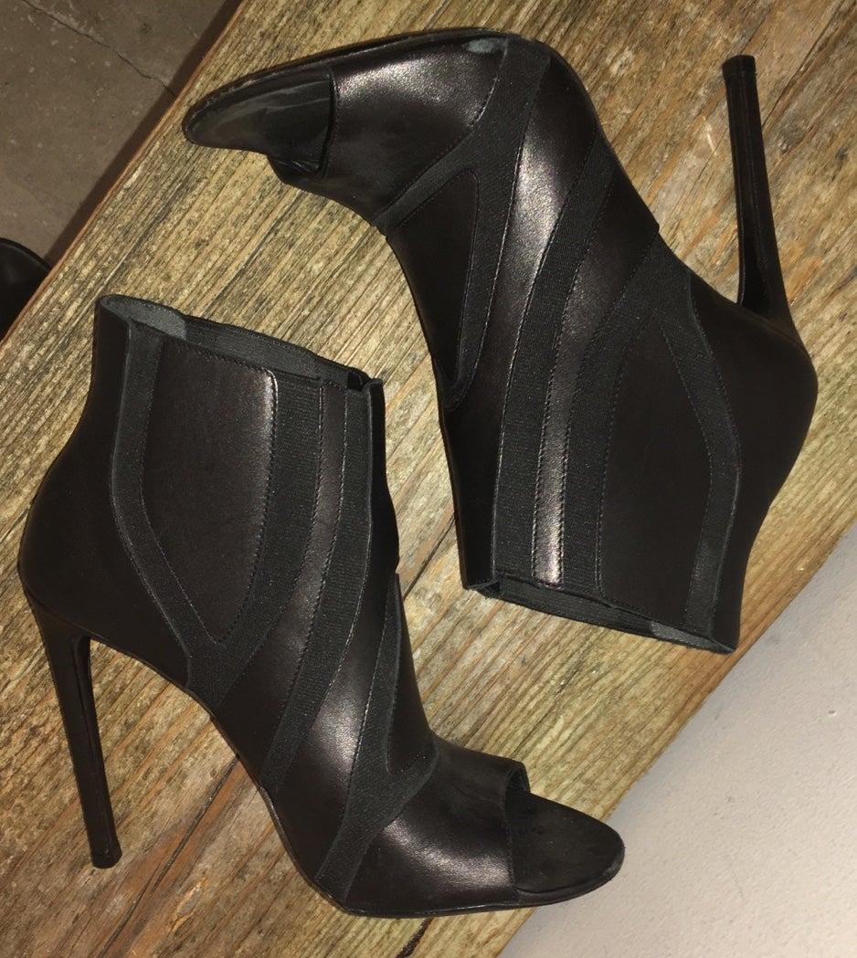 ✨BALENCIAGA✨ Black Leather Booties