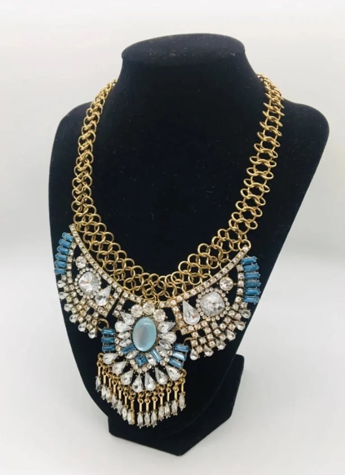 Beautiful Vintage Cleopatras Necklace,