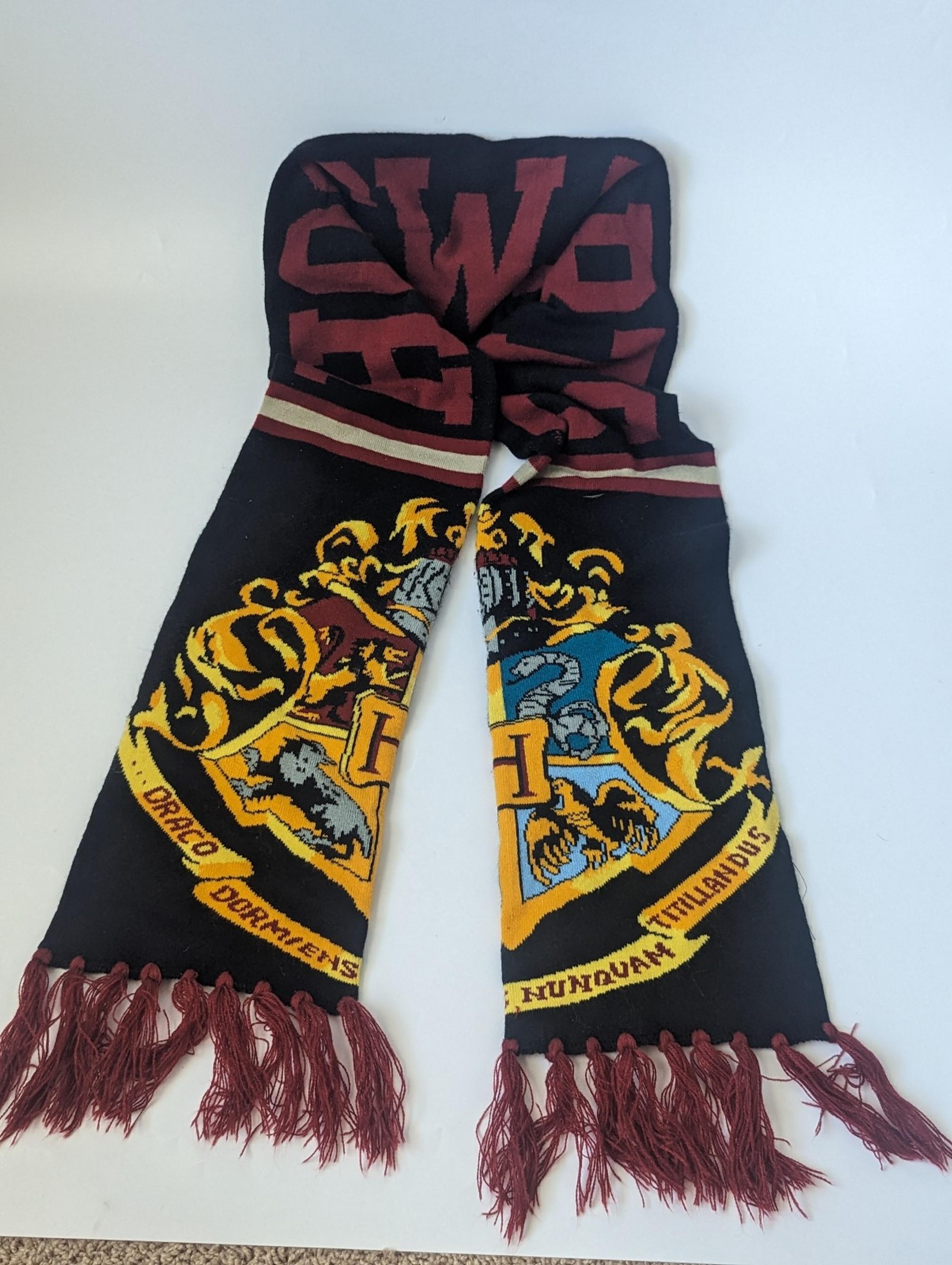 Harry Potter Hogwarts Crest Knit Scarf With Tassels Official Merchandise