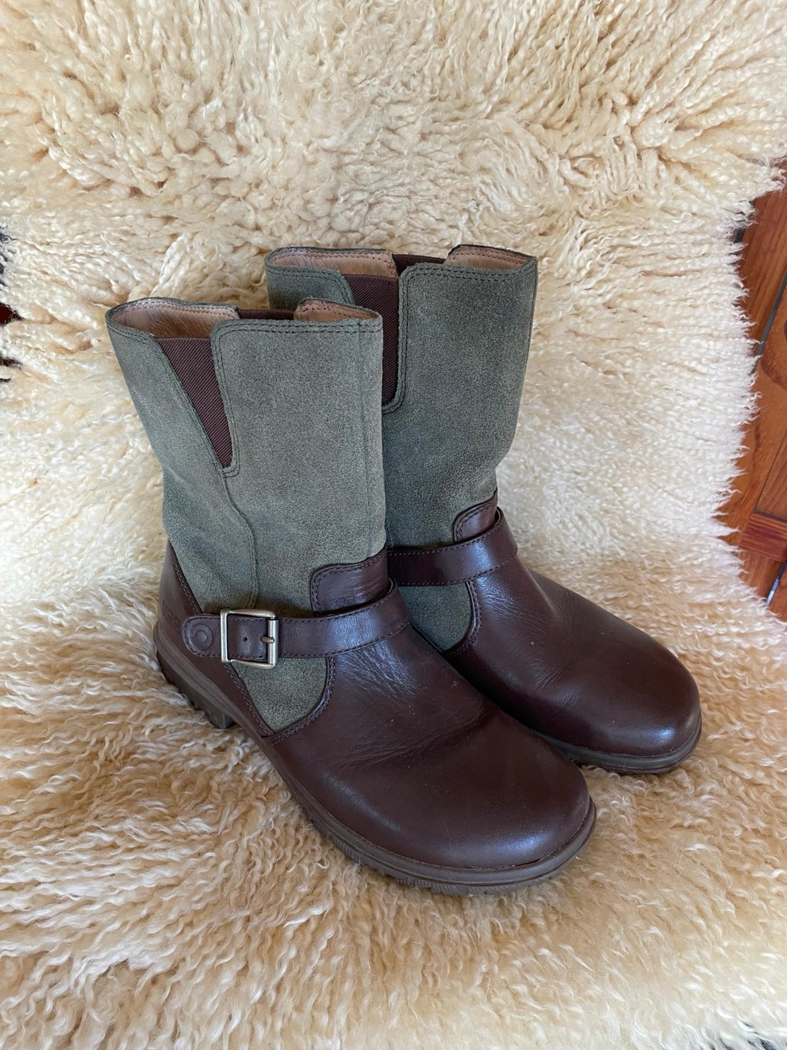 BOGS Womens sz8 narrow Boots /Cowboy boots style Green&Brown # 277