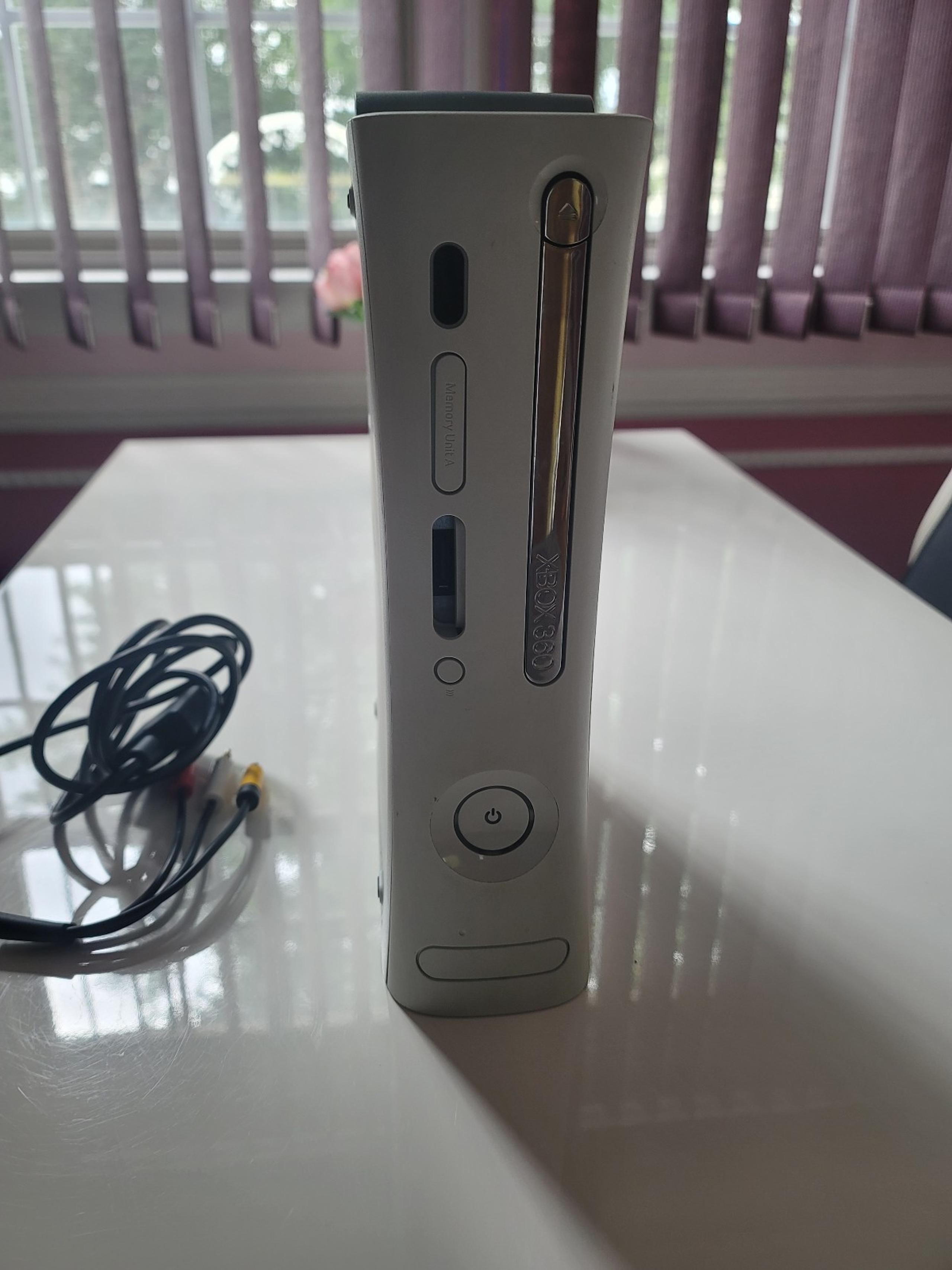 White Xbox 360 FOR PARTS/REPAIR