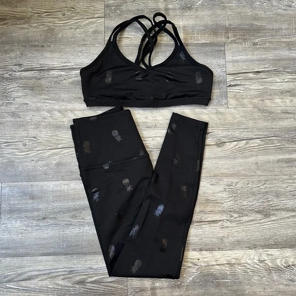 Beyond Yoga Pineapple Set