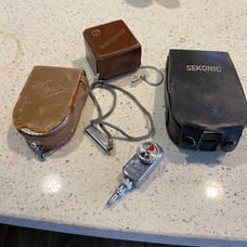 Lot: 3 light meters 1 timer, all vintage