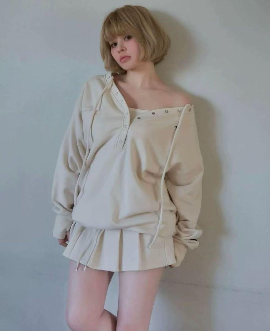 おトク情報がいっぱい！ Andmary Loose Ribbon Set Up Beige - Other トップス
