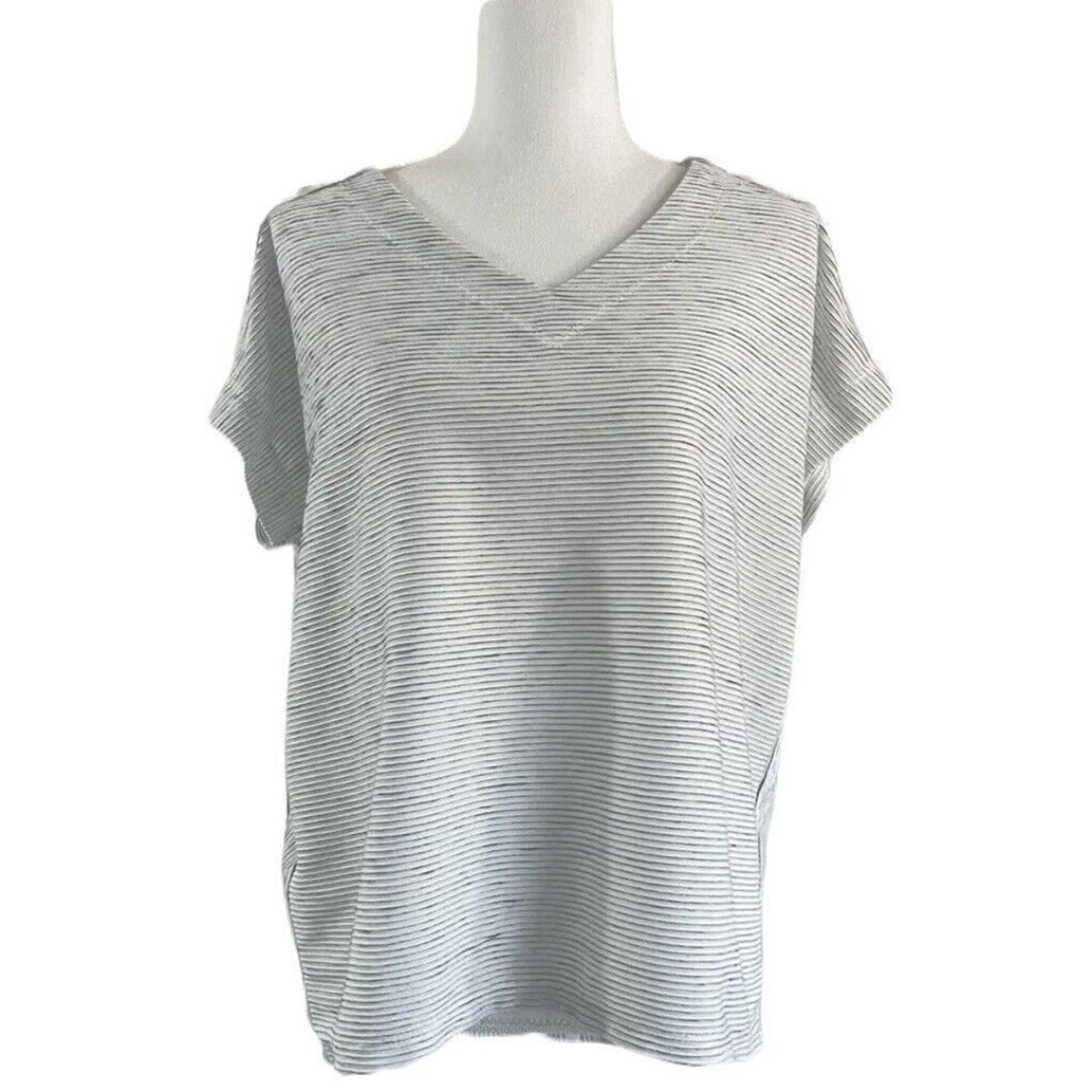 Jones New York Women's M Blue Textured Striped V-Neck Cap Sleeve Top