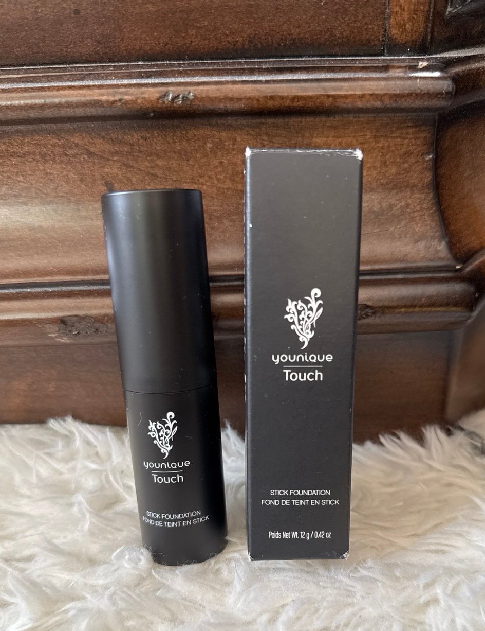 Younique stick foundation - taffeta