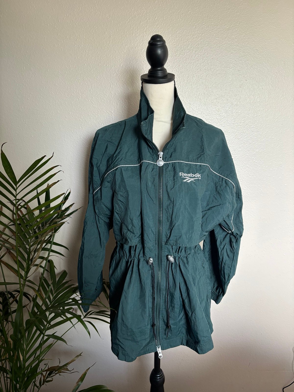 Vintage Reebok windbreaker small