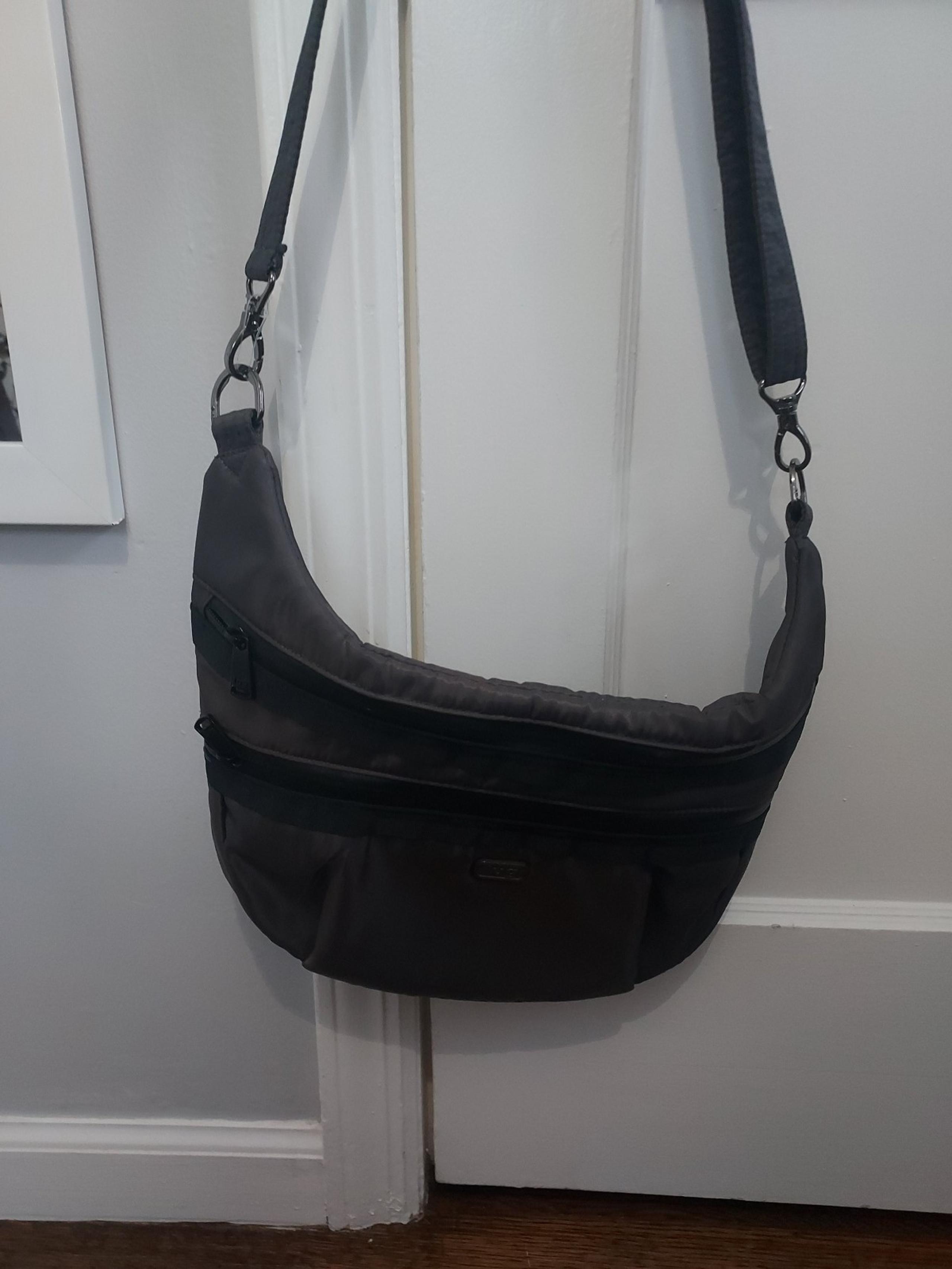LUG HIPPY CROSSBODY BAG GREY
