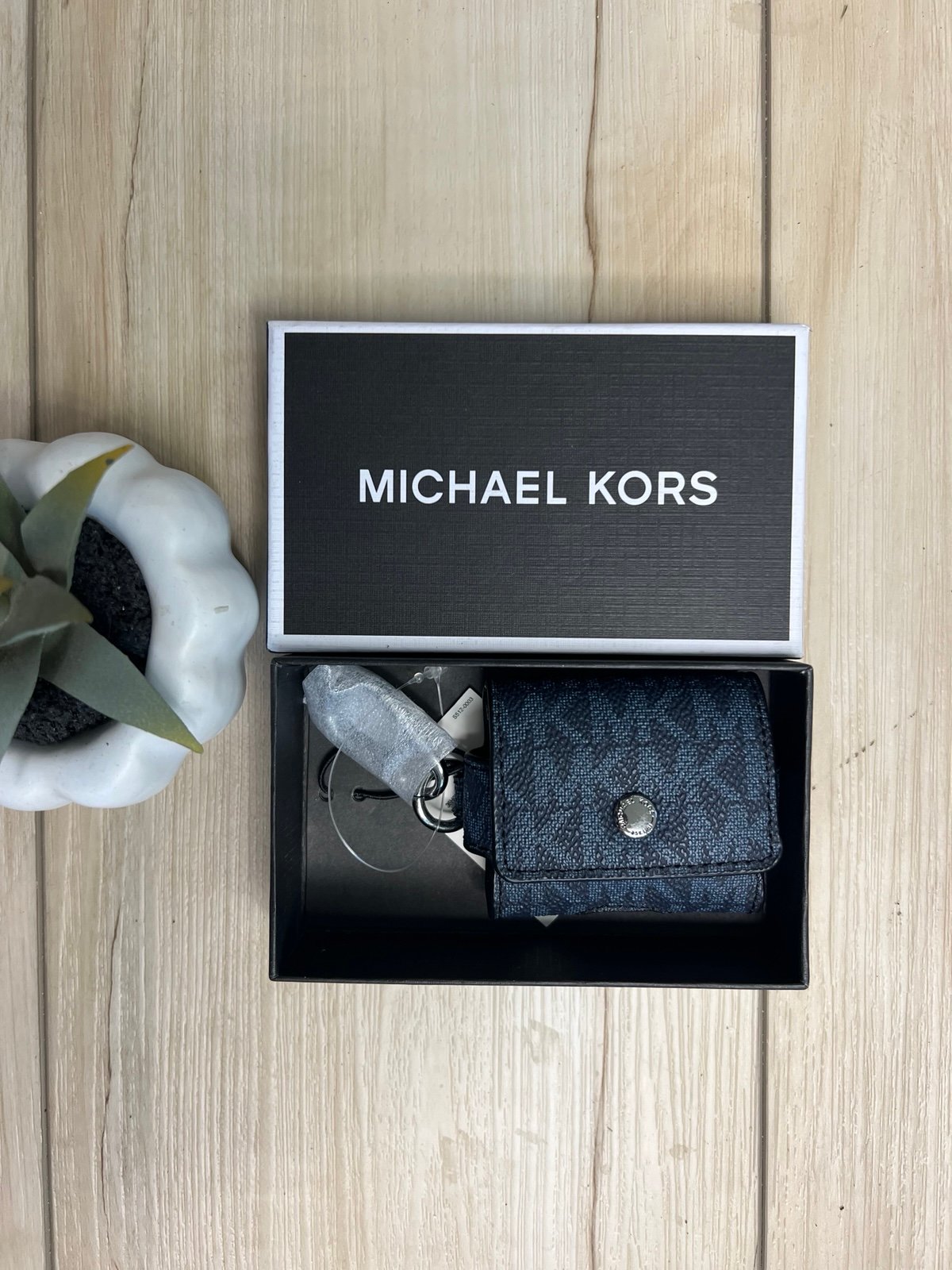 Michael Kors Earbud / AirPod Case NEW IN BOX