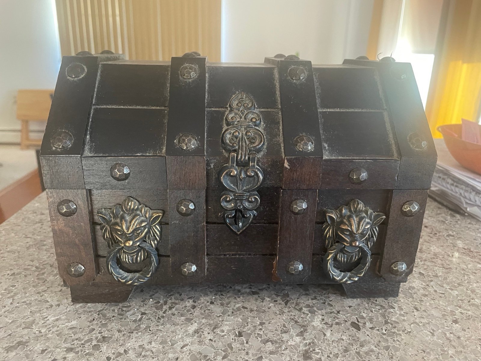 Item VINTAGE JAPAN JAPANESE WOOD WOODEN CHEST TREASURE JEWELRY BOX RIVET