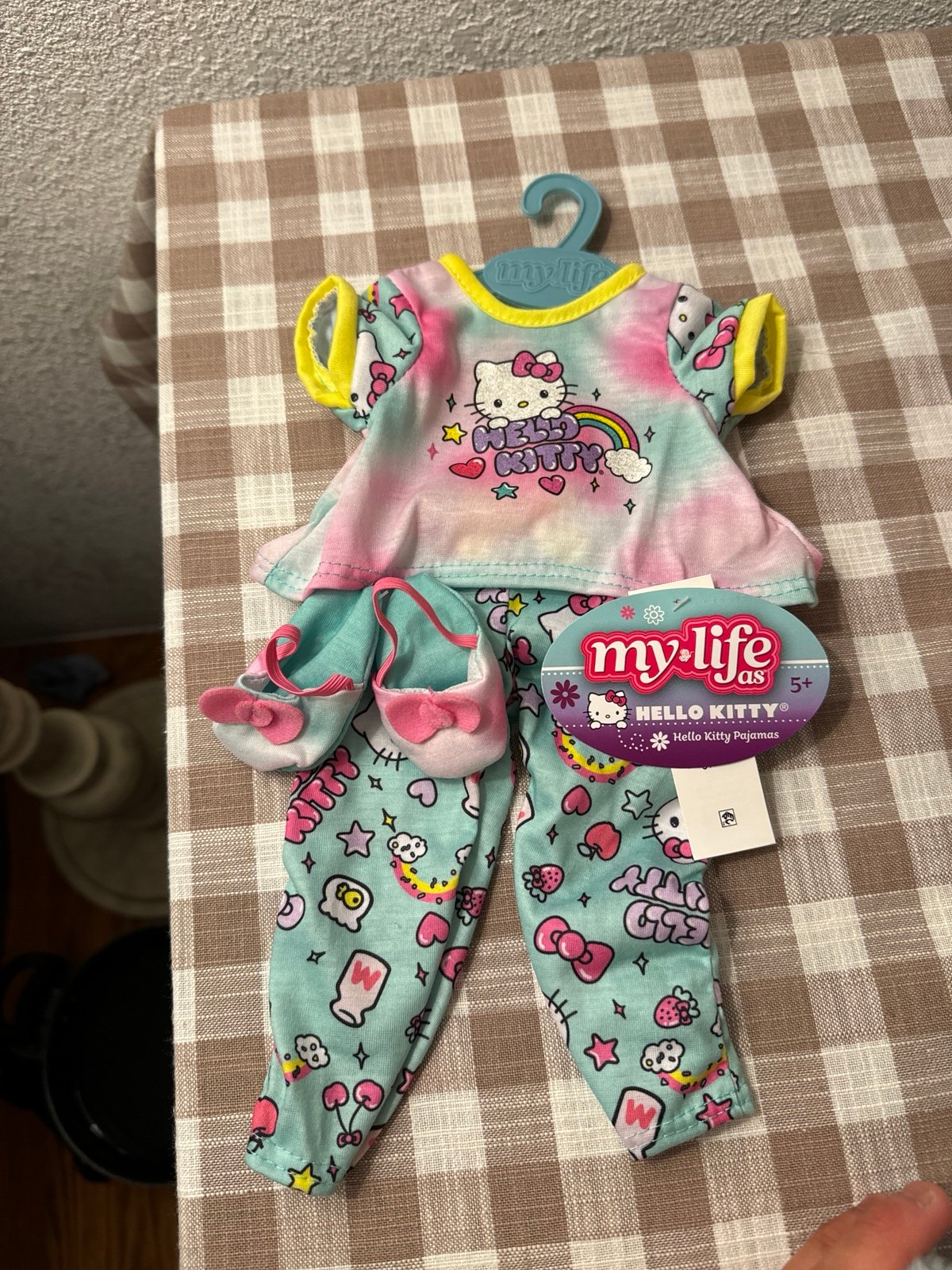 Hello kitty doll clothes