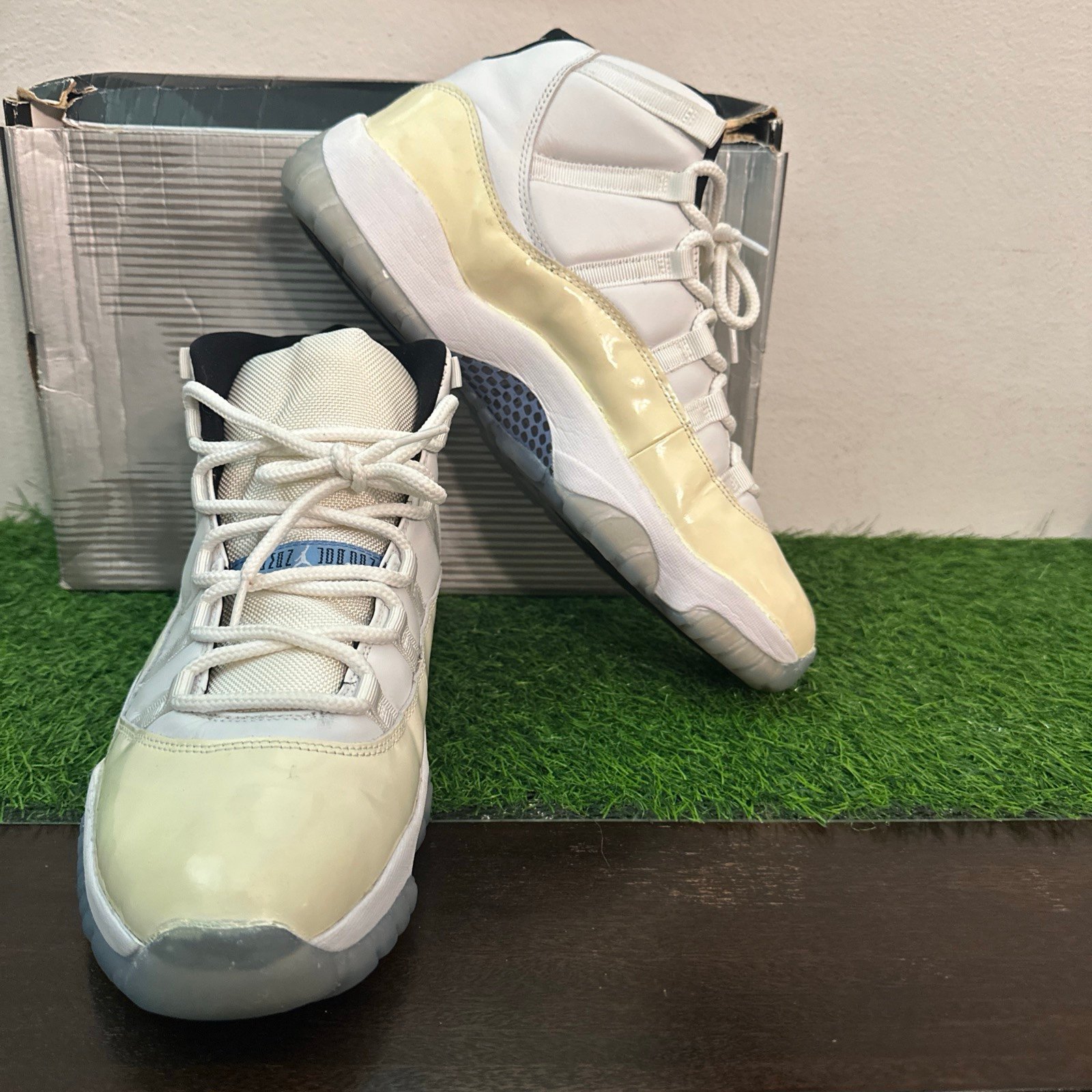 Size 13 - Air Jordan 11 Retro 2001 Columbia Date Code Of 2000 On The Tag!