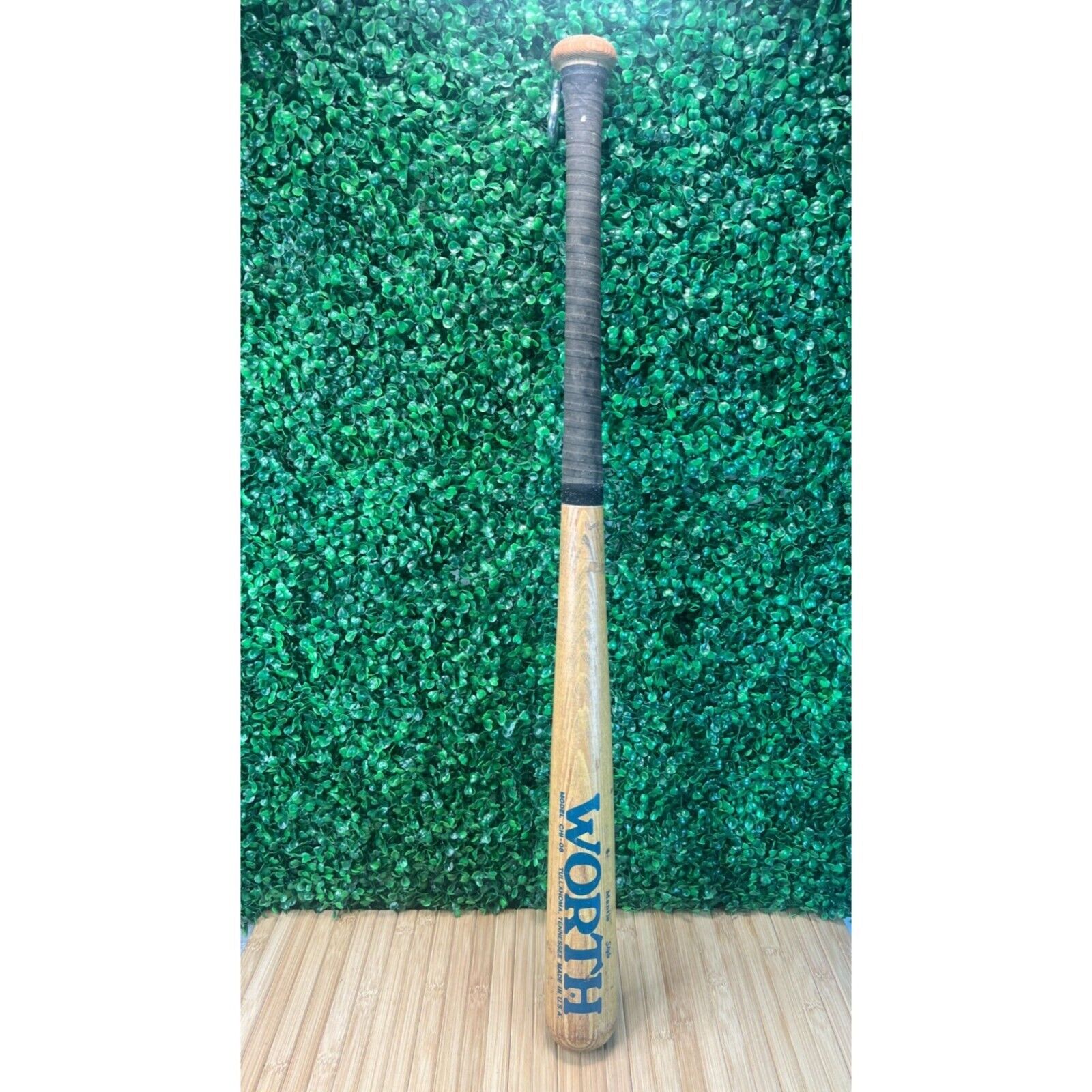 Worth Model Chi-08 Chicago 8 Softball Mantle Style Wood Bat Made in USA 35 oz