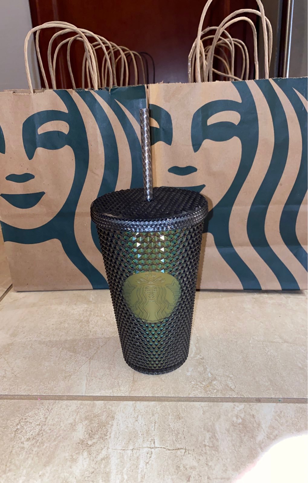 Grande Black Unicorn