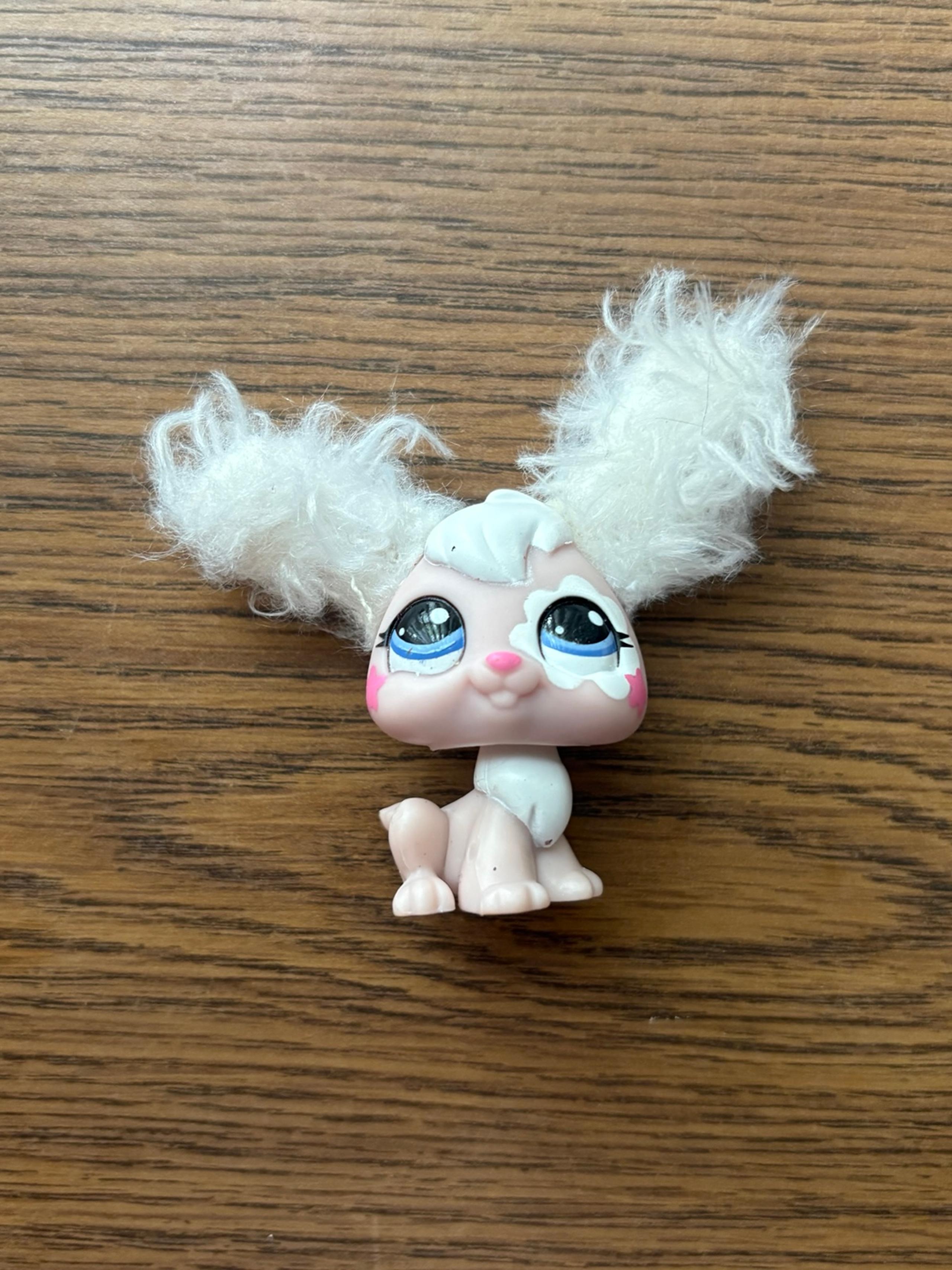 Littlest pet shop rabbit #2485