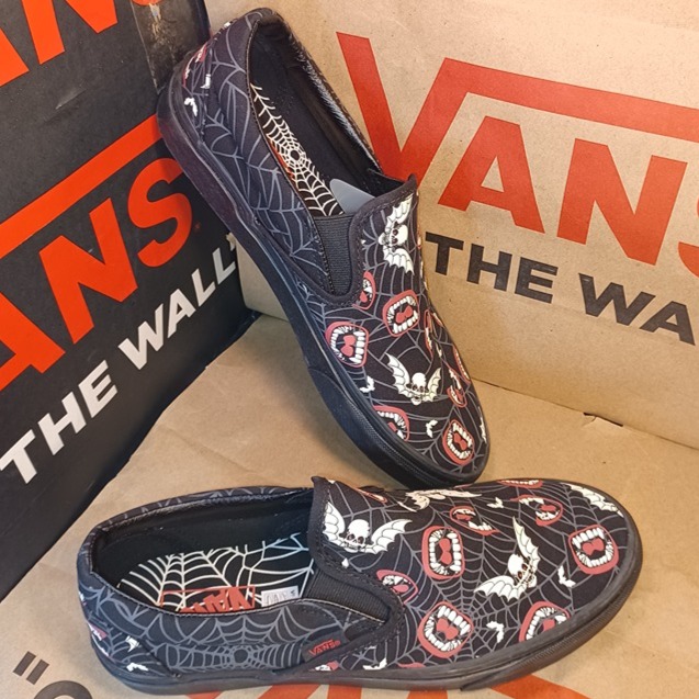 Vans Men's 5.5/Women's 7 Glow in the Dark Frights Black Bats Slip On VN000XG88