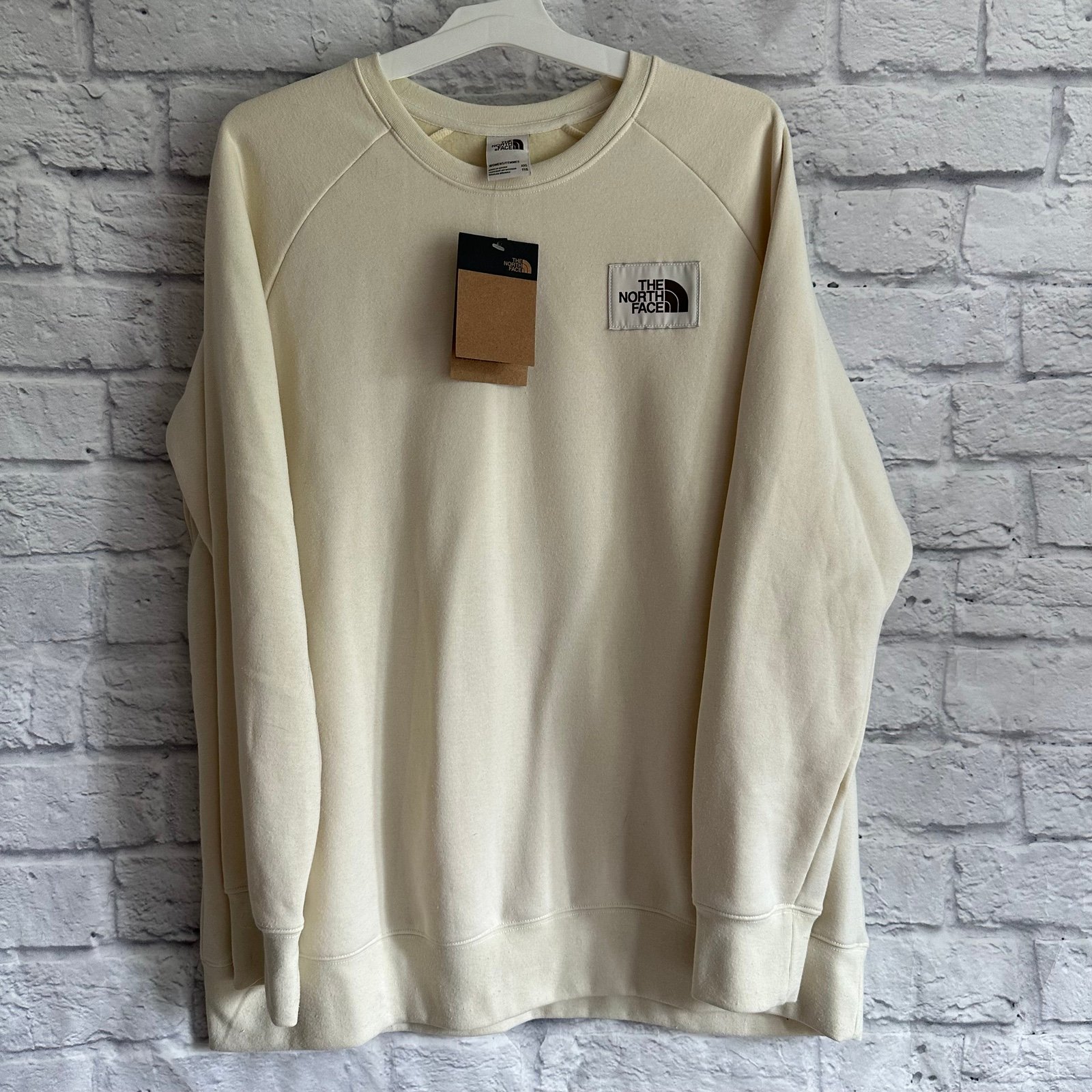 NEW WITH TAGS THE NORTH FACE WOMENS HERITAGE CREW IVORY CREAM SWEATSHIRT XXL