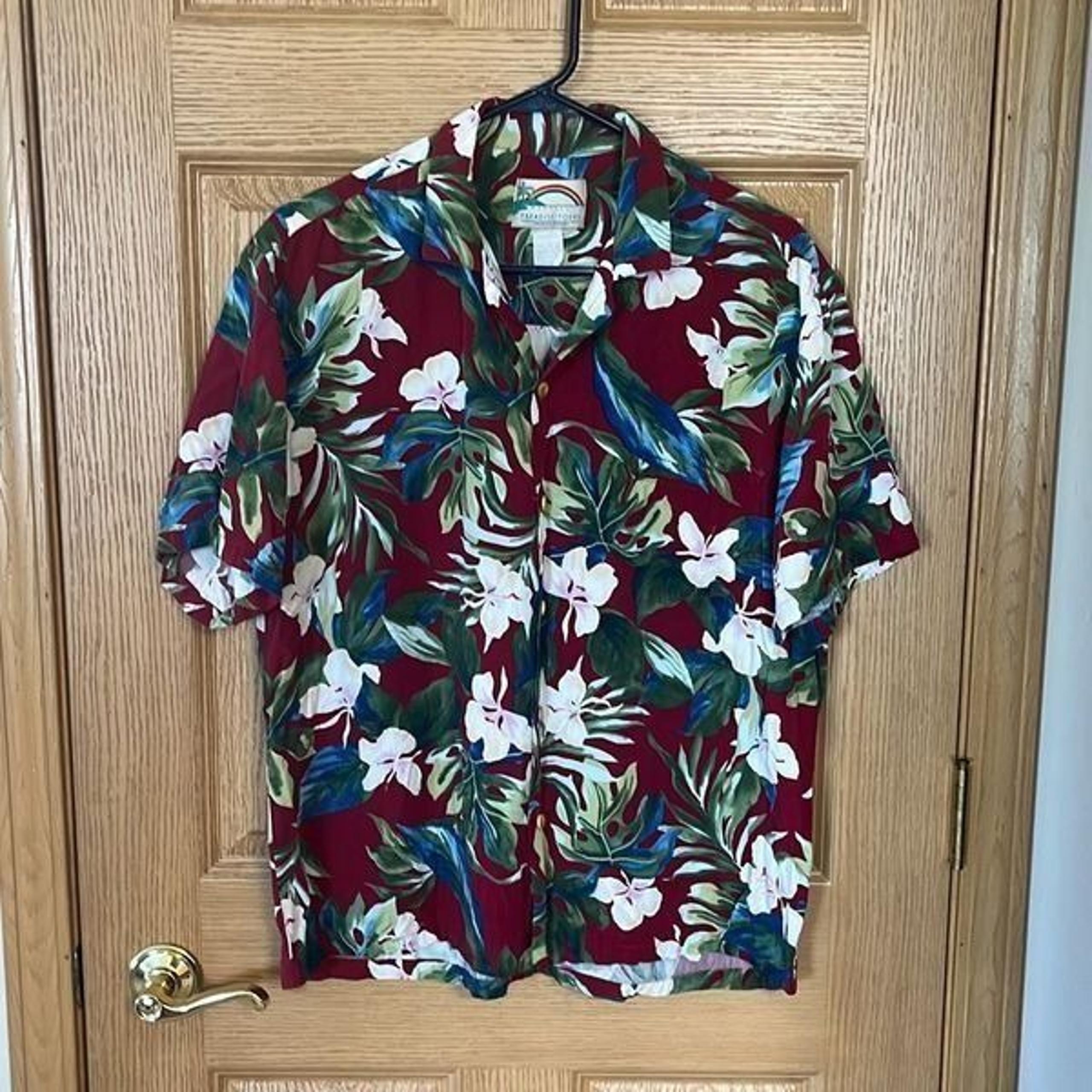 Paradise Found Hawaiian Print Button Front Short Sleeve Shirt Large