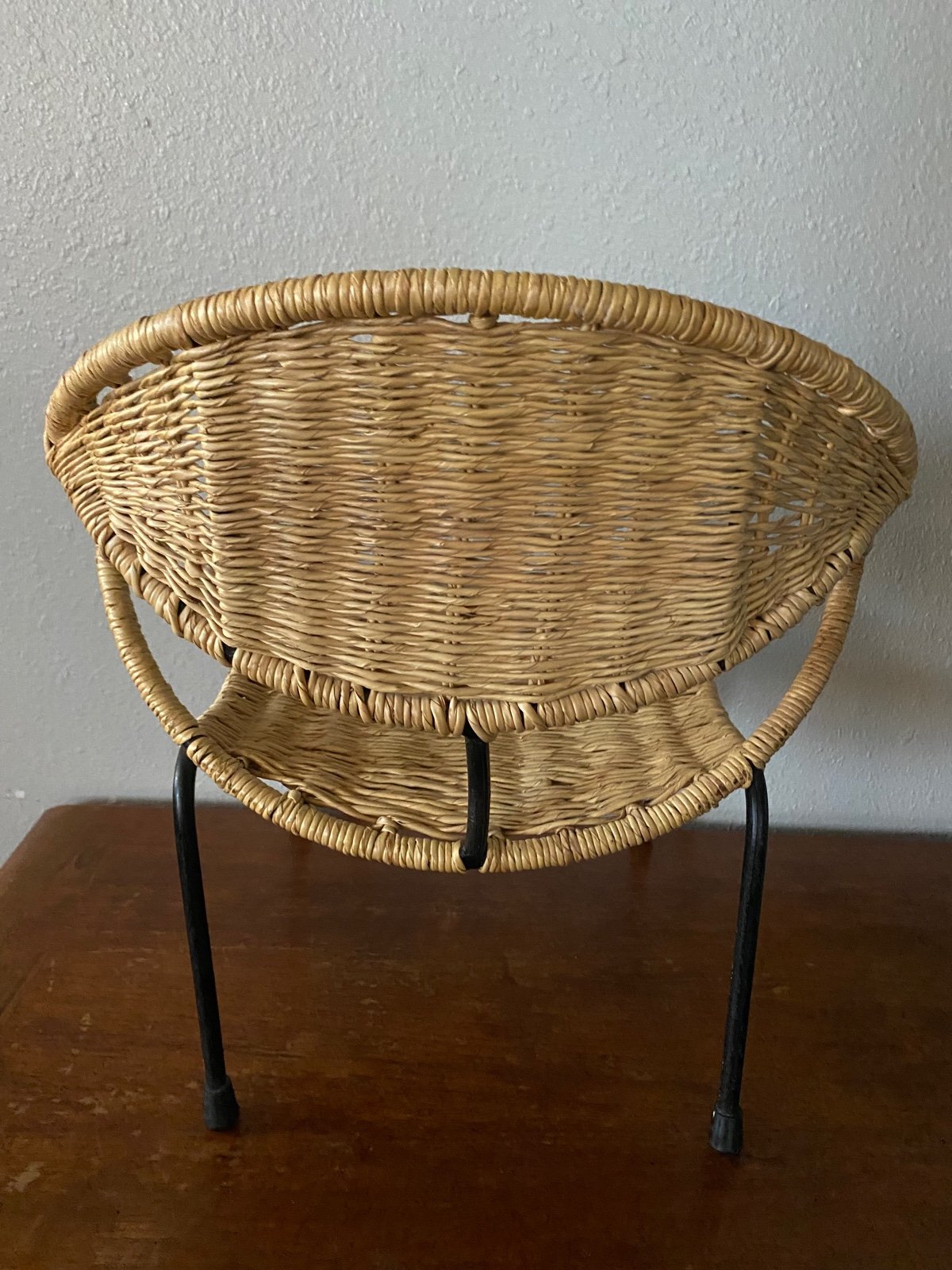 Store Mid century rattan chair with iron legs for kids toddlers
