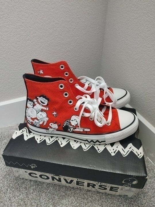 PEANUTS CONVERSE LIMITED EDITION