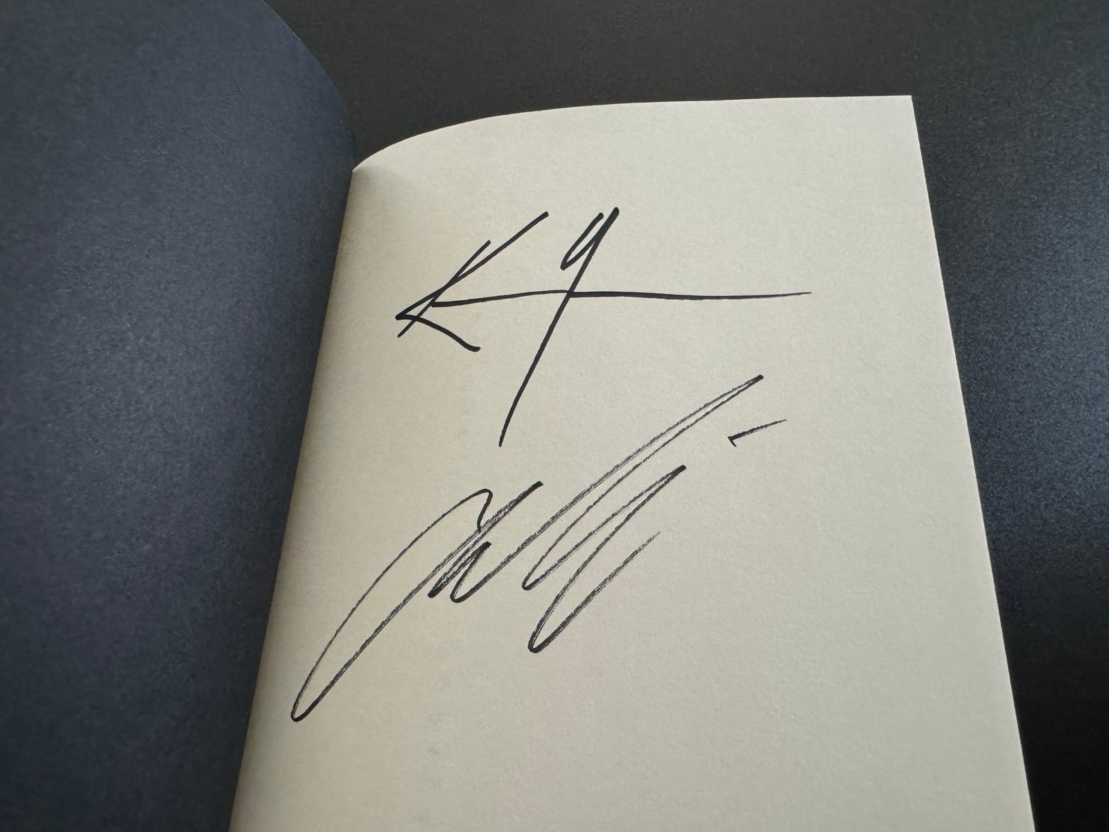 The Book of Elsewhere SIGNED Copy Keanu Reeves China Mieville