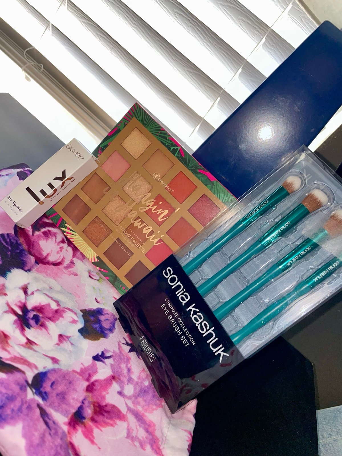 Hangin in Hawaii Makeup Bundle