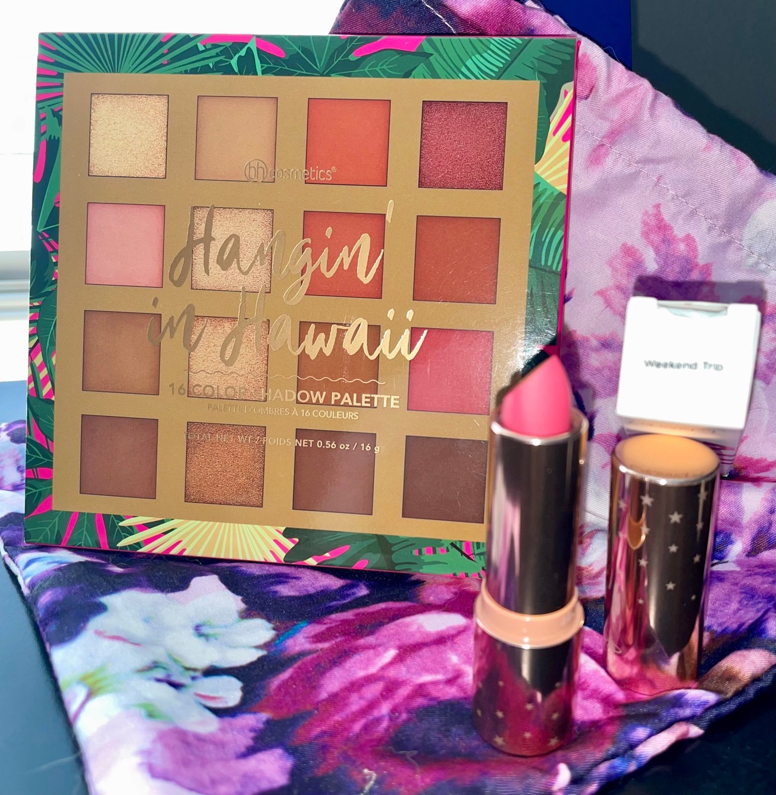 Hangin in Hawaii Makeup Bundle - detail