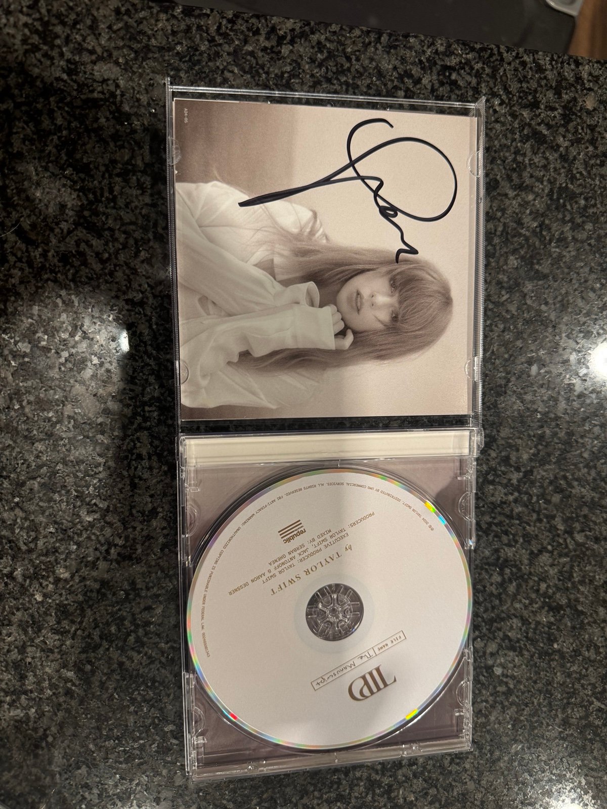 Signed Taylor Swift CD