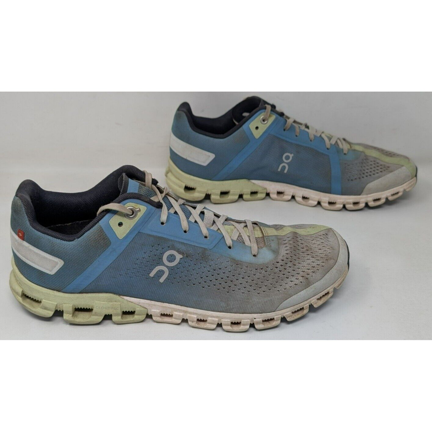 ON Running Cloudflow Women's Size 9.5 Running Shoes Niagara Meadow 35.99033