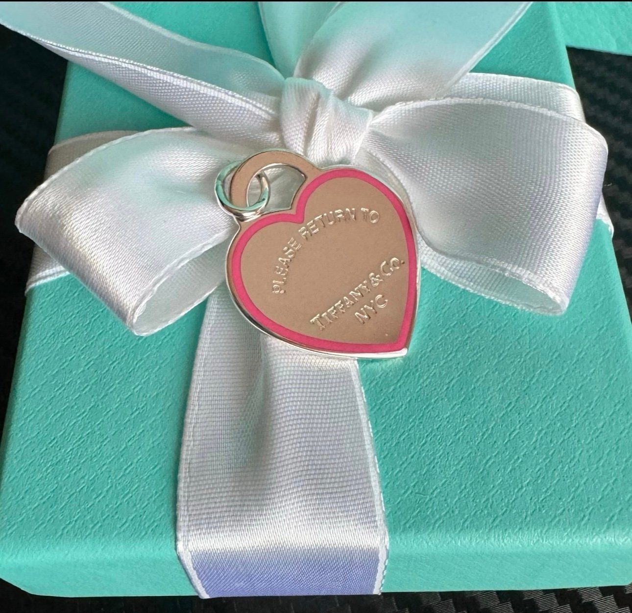 New Tiffany&Co Large Hot Pink Outline Return to Tiffany heart charm
