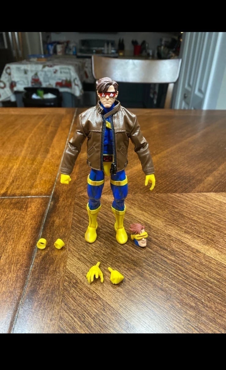 X-Men Mcfarlane Classified Marvel Neca Mafex Mezco Valaverse SHF Metal Gear
