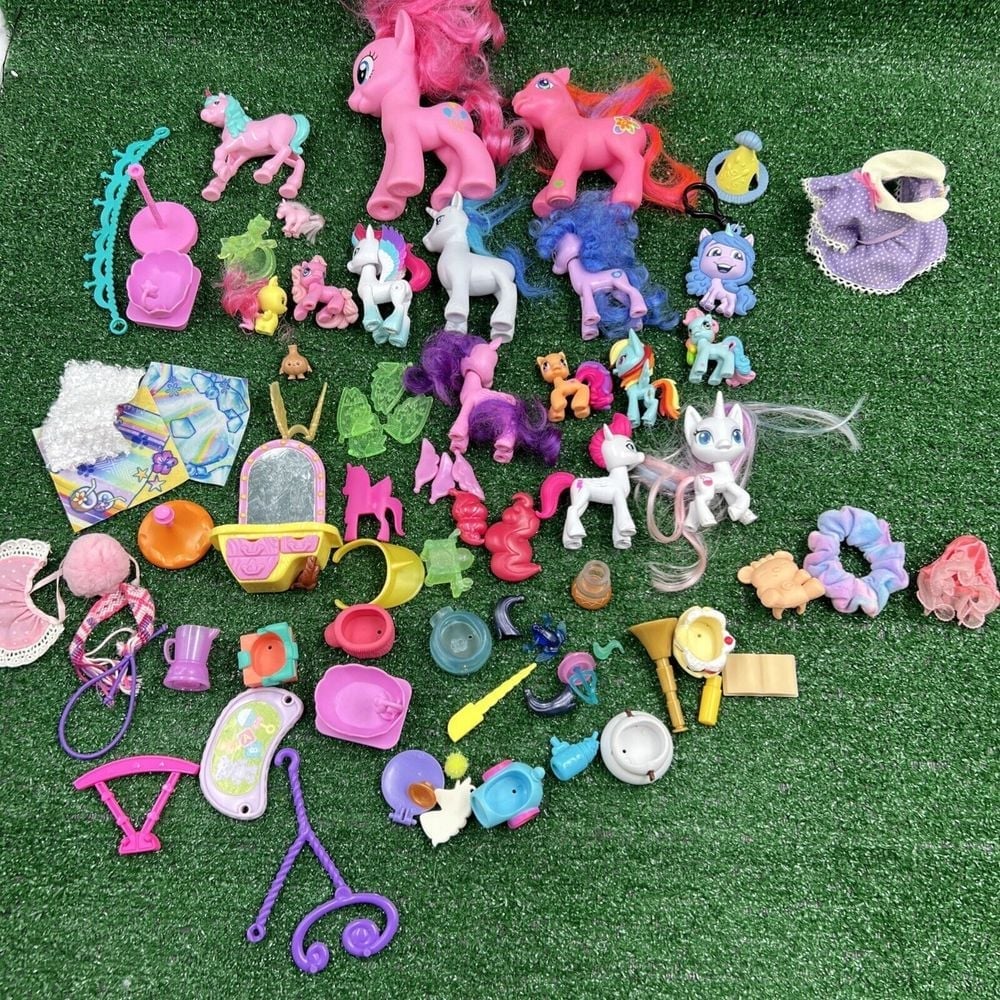 My Little Pony Large Lot Of Ponies & Mixed Accessories See Pictures