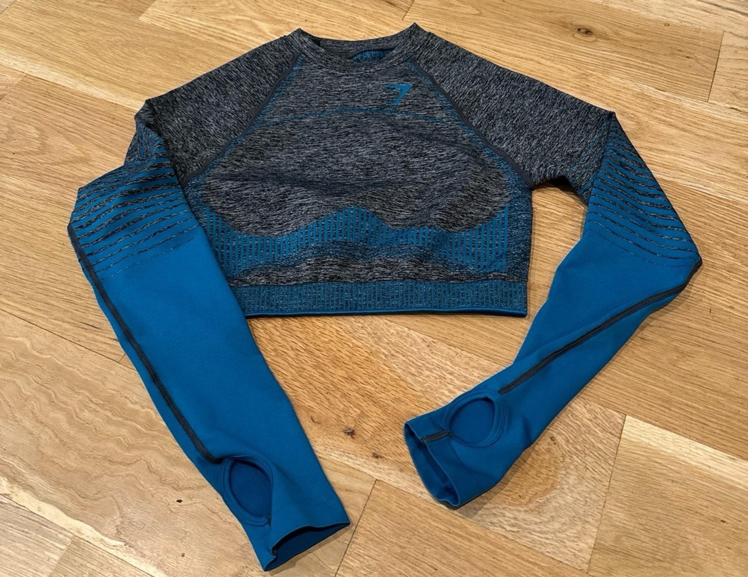 Gymshark Blue Ampify Cropped Long Sleeve Work Out Top Size M