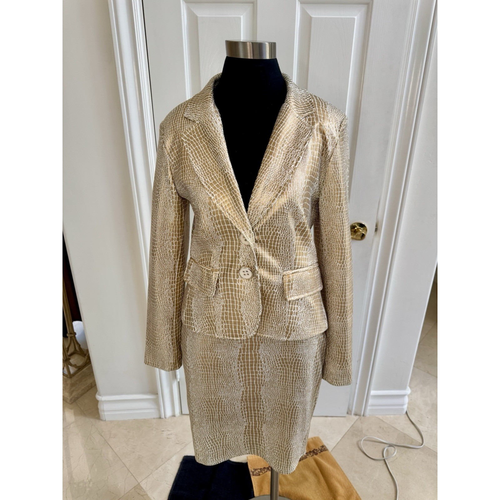 Mason Thomas Women's Gold Suit Blazer And Skirt Sz M - Designer Animal Print