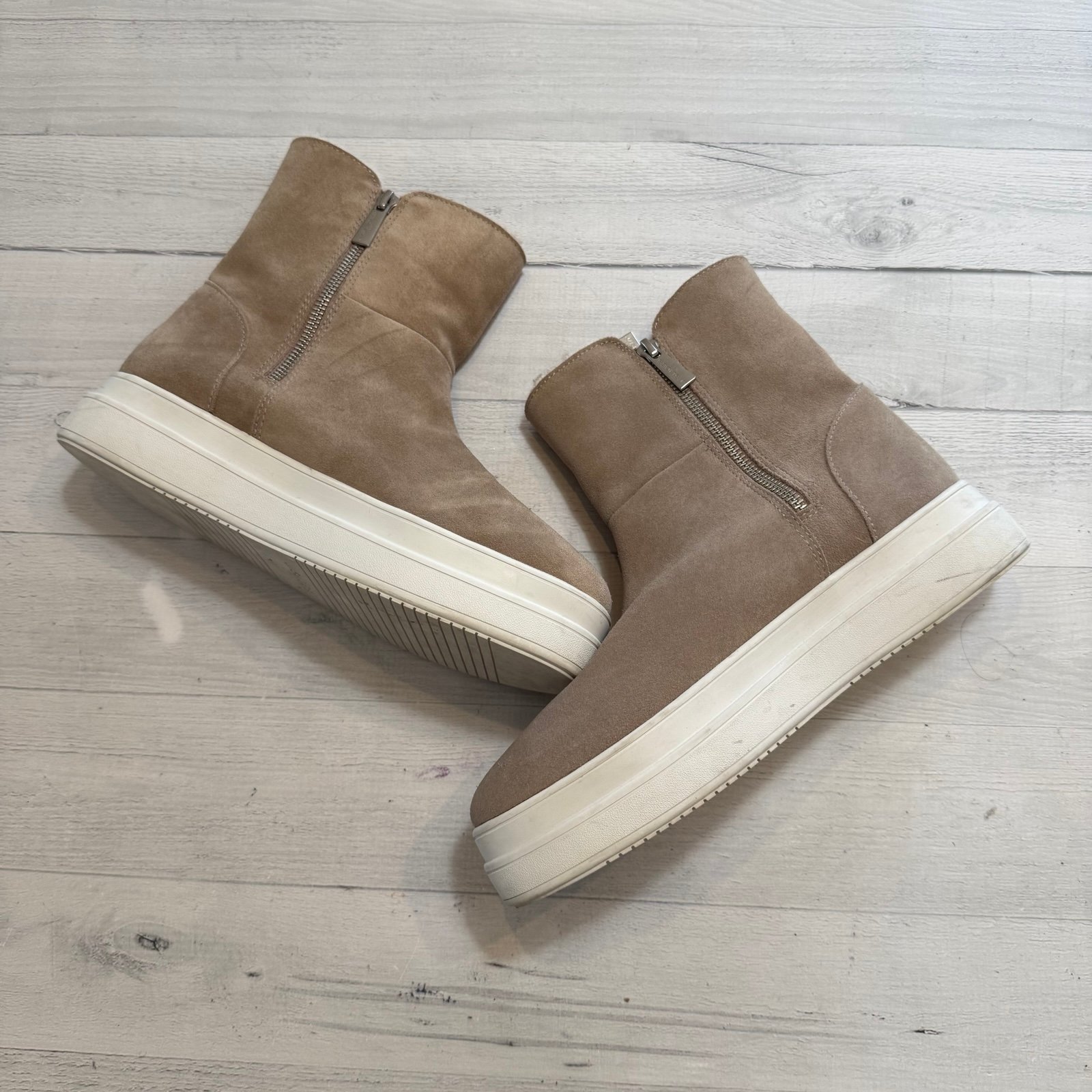 J/Slides women’s taupe faux fur lined Tristan boot shoe size 8.5