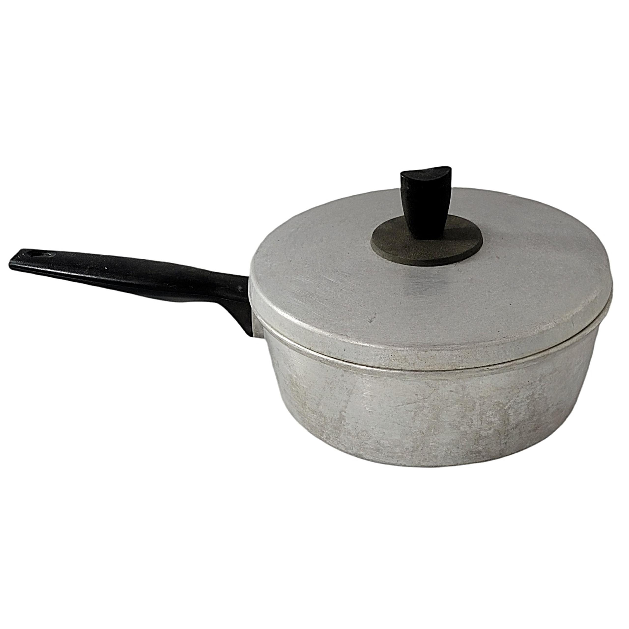 Vintage Wear-Ever 2 Qt Aluminum Sauce Pan With Lid 8" Kettle # 38144 USA