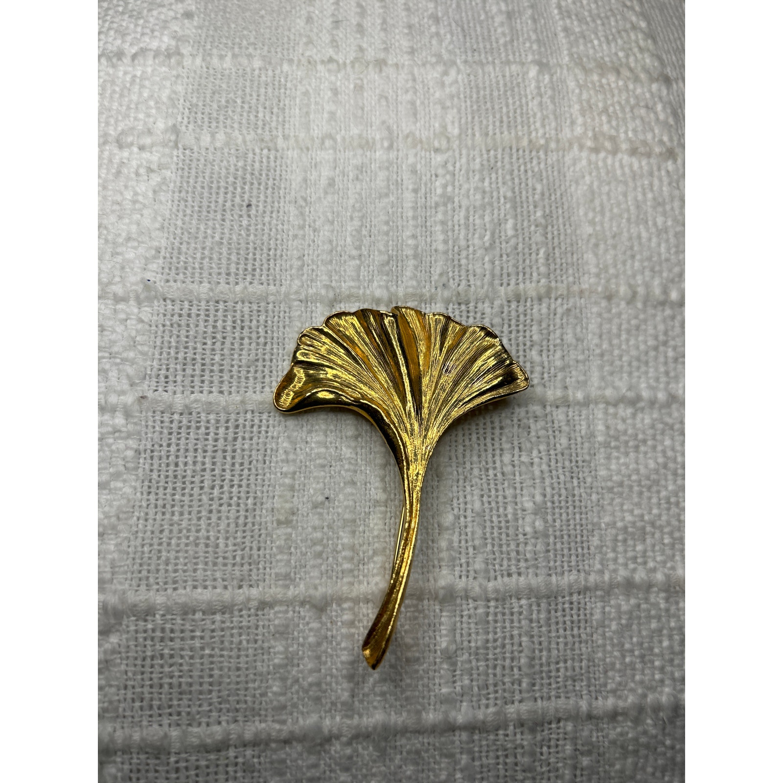 Vintage Ginkgo Leaf Brooch Pin Gold Heavy 3
