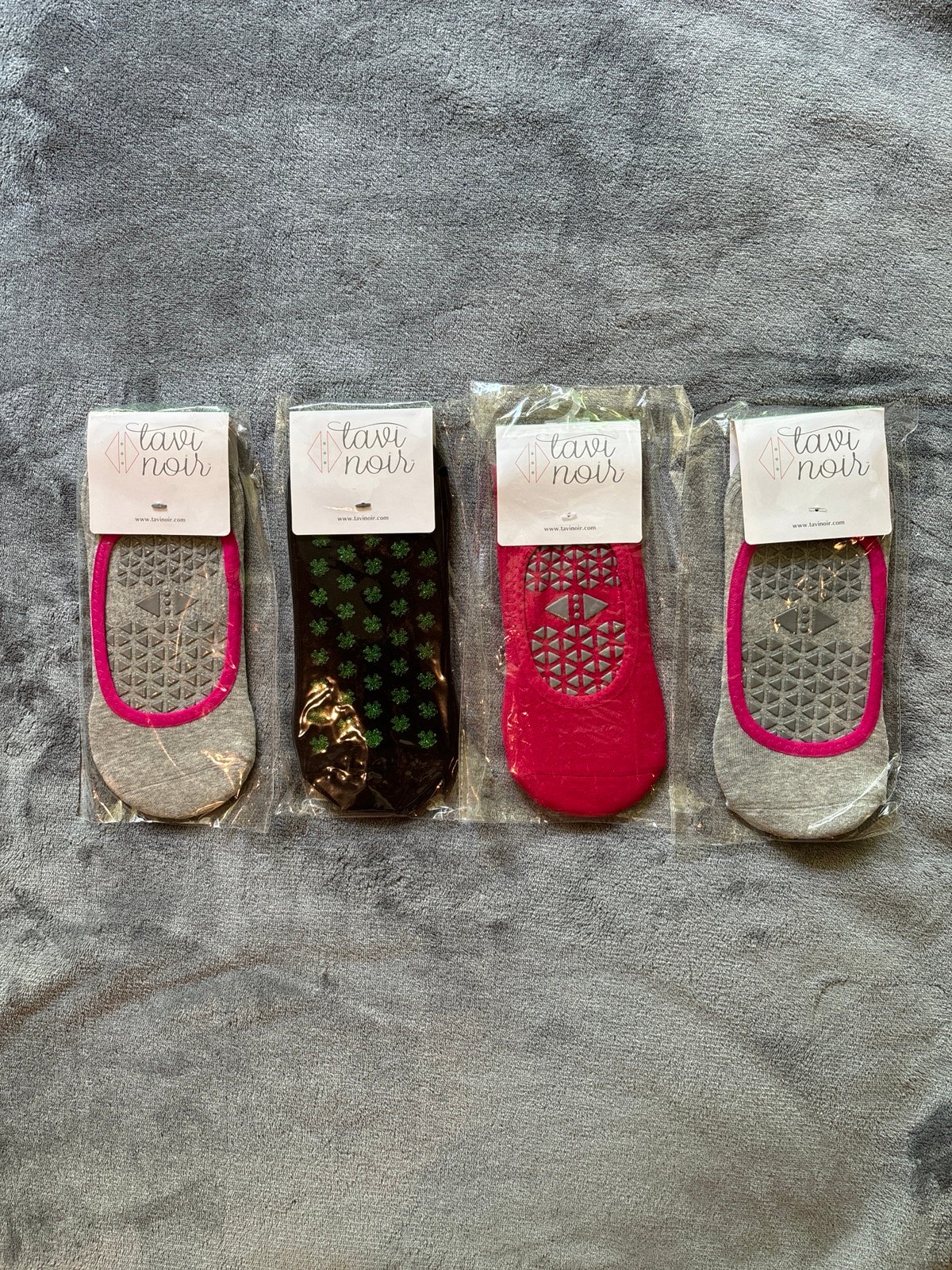 NEW Grip Socks Tavi Noir Pink Gray Barre Yoga Pilates Medium 8.5- 10.5 NWT